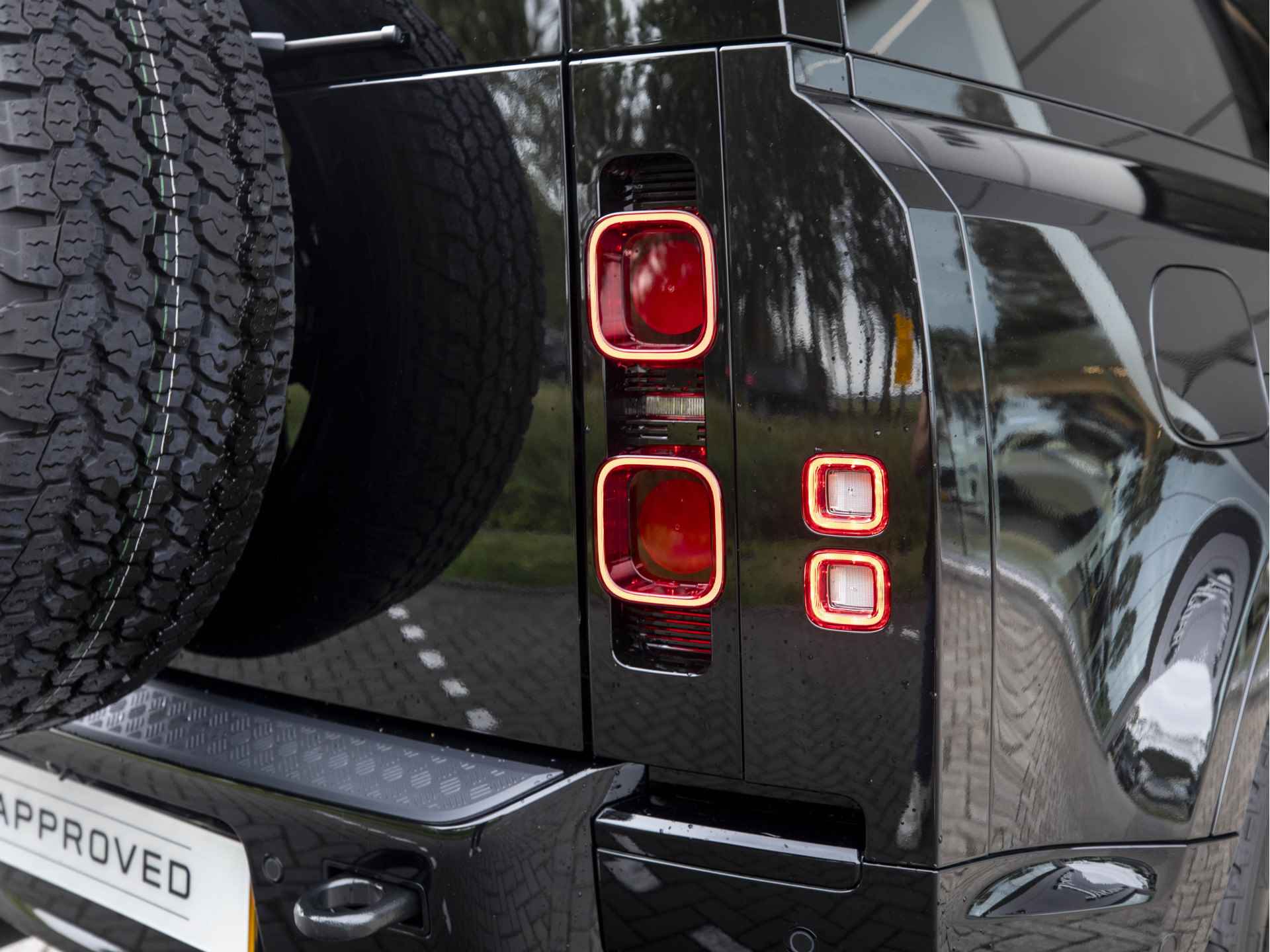 Land Rover Defender 90 3.0 D250 X-Dynamic SE | Luchtvering | Cold Climate Pack | QuickSilver exhaust - 17/55