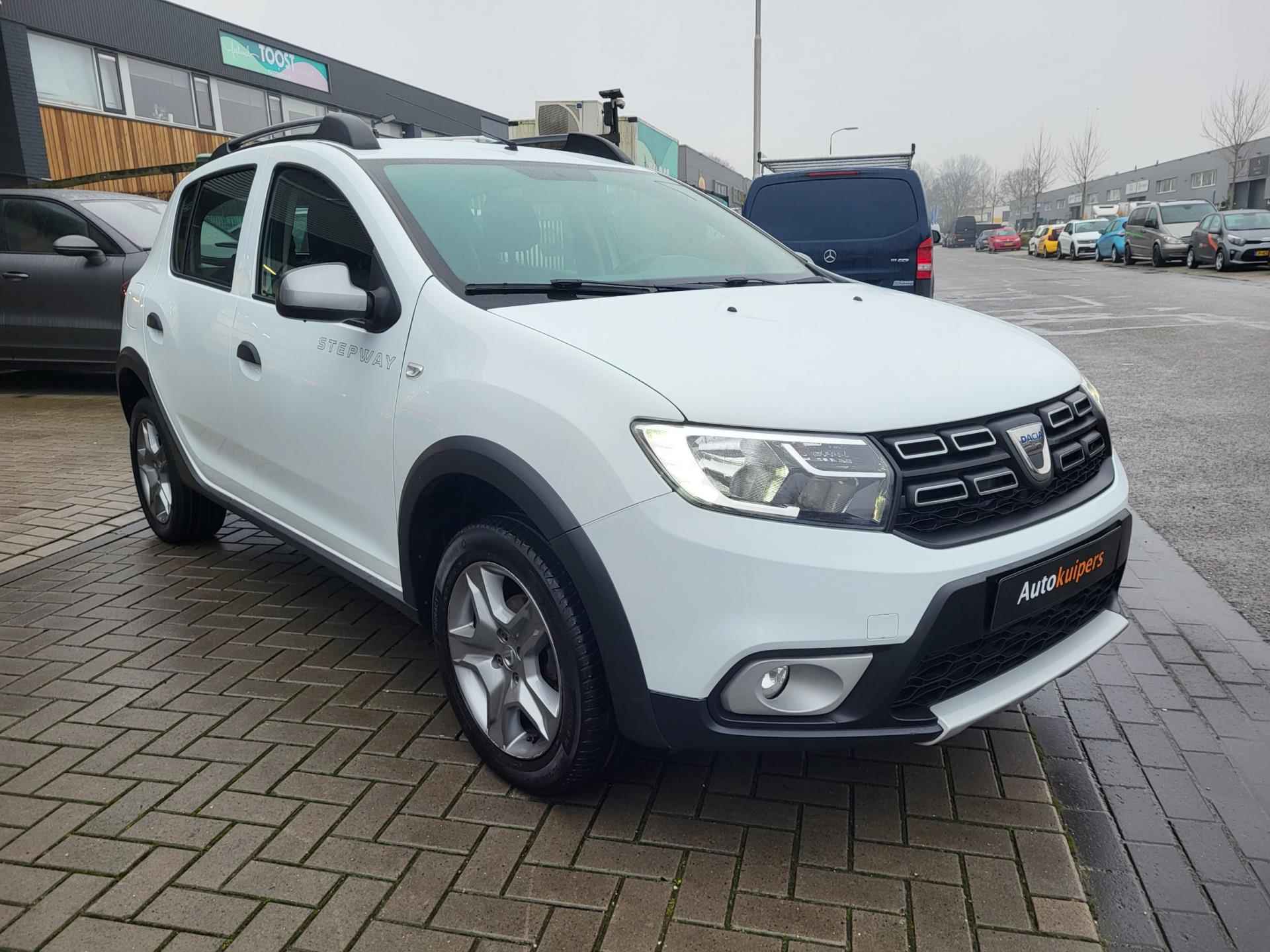 Dacia Sandero 0.9 TCe Stepway | Navigatie, PDC achter, LED dagrijverlichting en airco! - 10/33