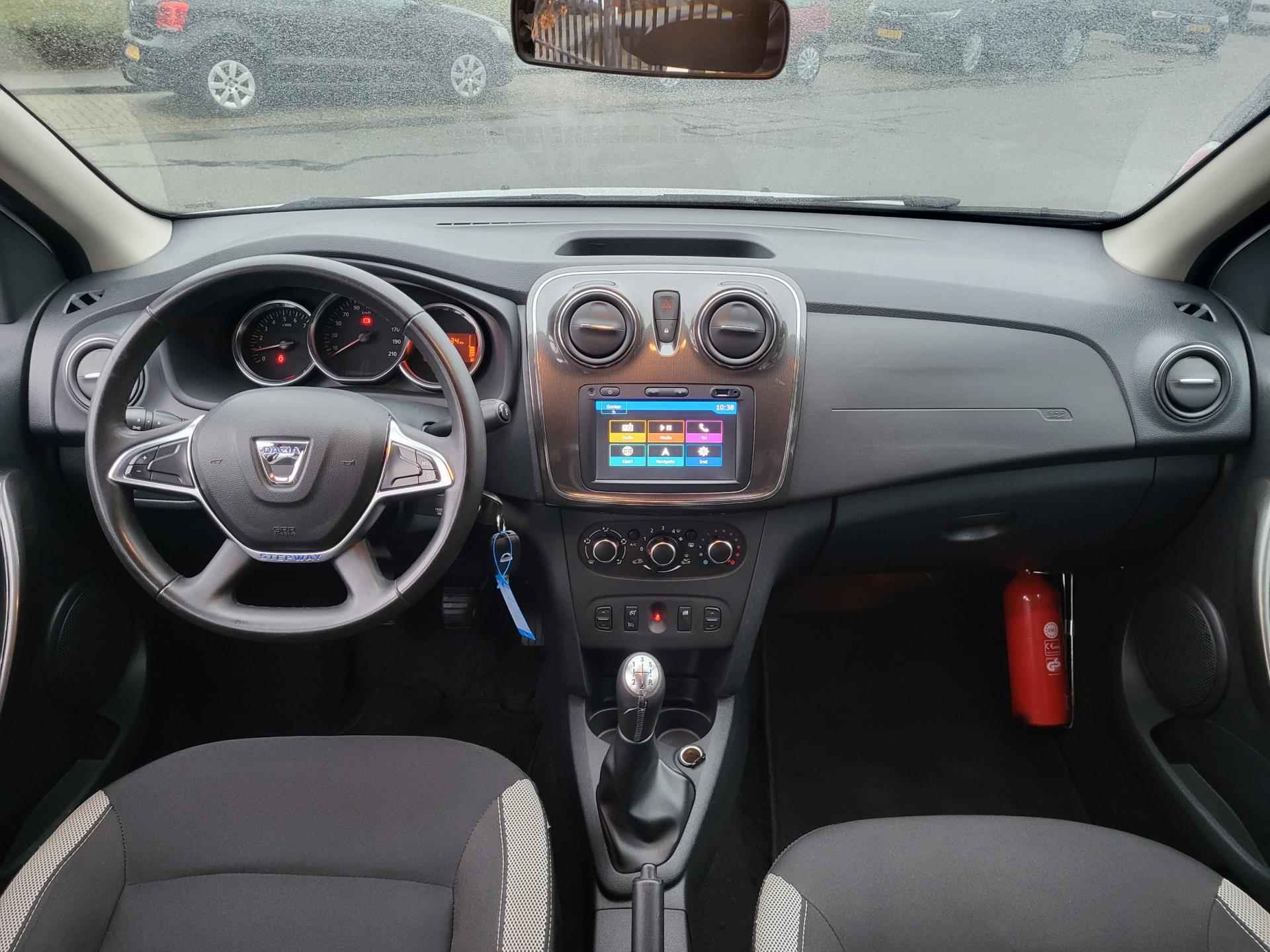 Dacia Sandero 0.9 TCe Stepway | Navigatie, PDC achter, LED dagrijverlichting en airco! - 15/33