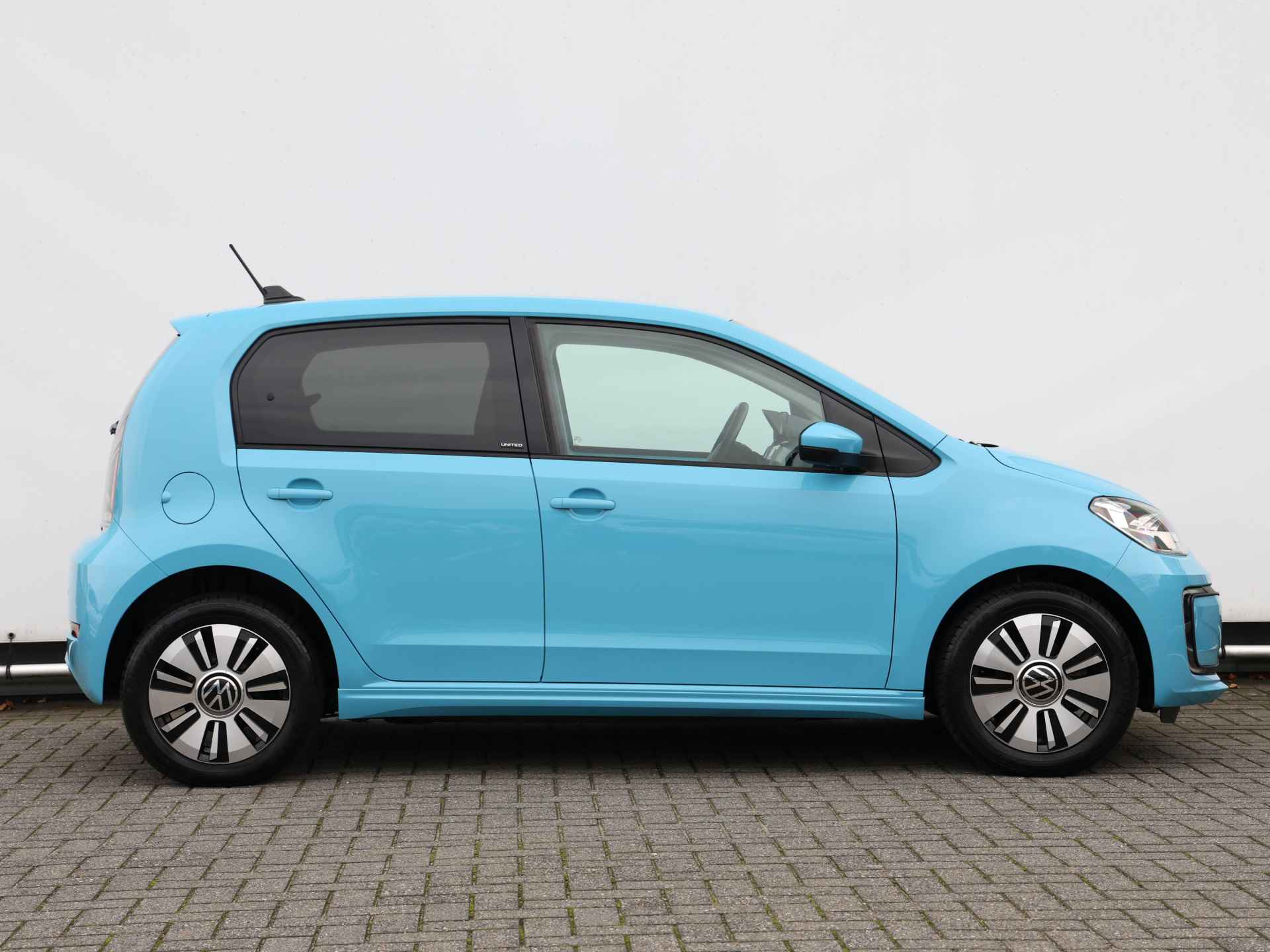 Volkswagen e-Up! e-up! Style 35KW 83PK | 260 KM WLTP | Camera | Cruise control | Stoelverwarming | - 2/37