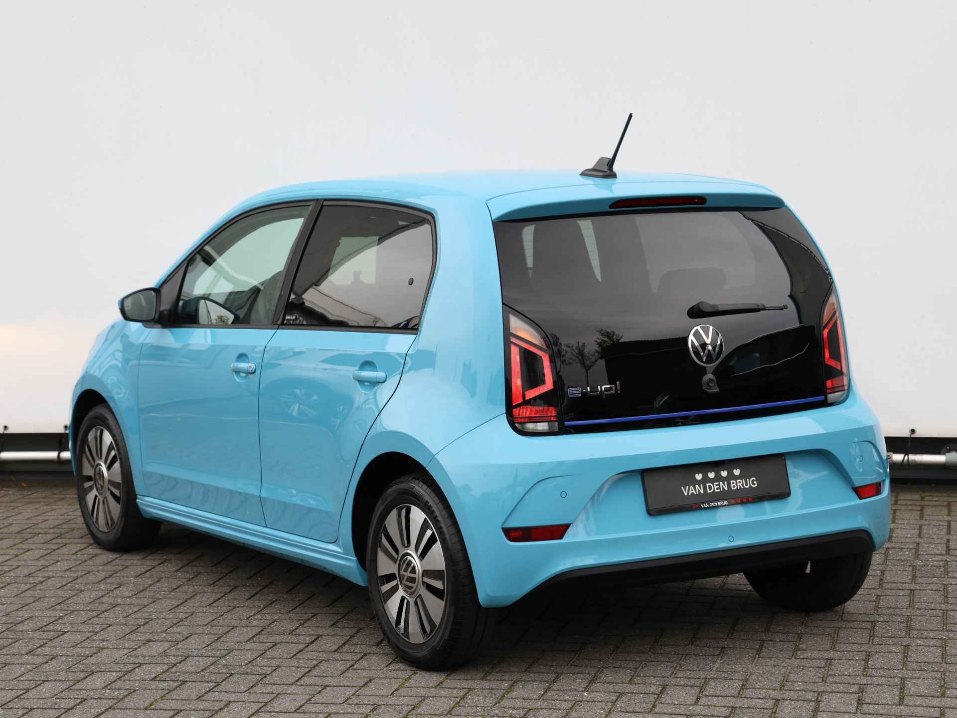 Volkswagen e-Up! e-up! Style 35KW 83PK | 260 KM WLTP | Camera | Cruise control | Stoelverwarming | - 13/37