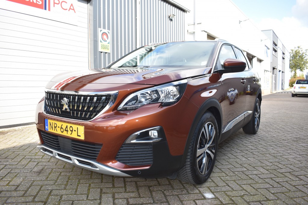 PEUGEOT 3008 Automaat 1.2 Pure Tech Premiere 130Pk.