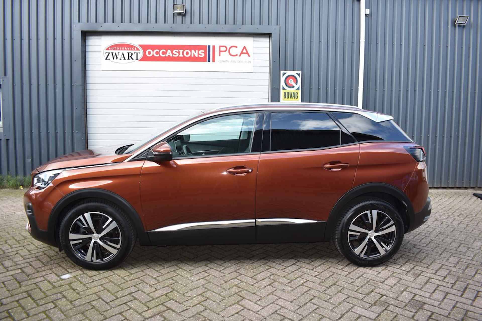 PEUGEOT 3008 Automaat 1.2 Pure Tech Premiere 130Pk. - 8/21