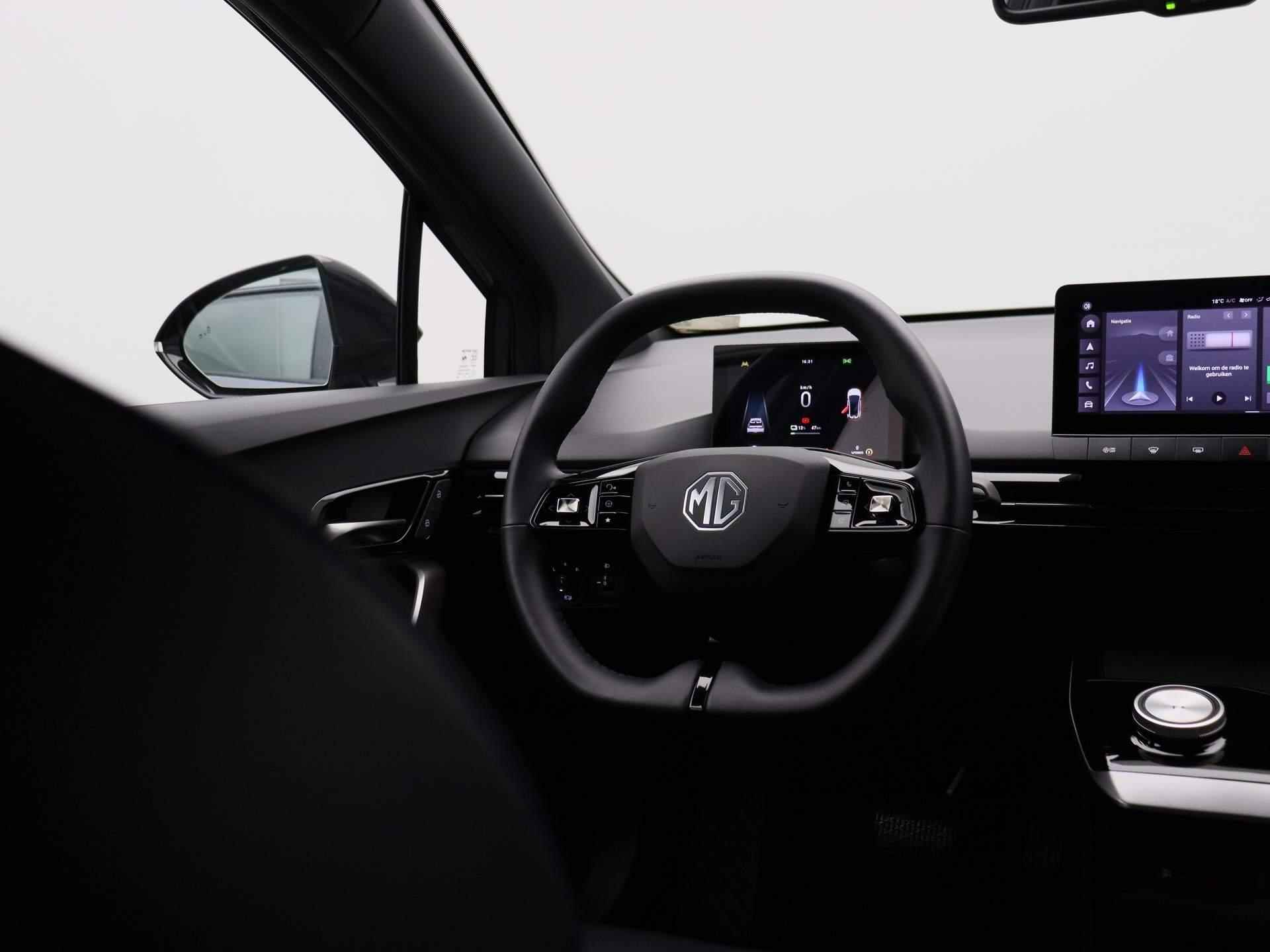 MG 4 Luxury 64 kWh | Navi | Led Koplampen | 360 Camera | Apple CarPlay | Getint glas | - 10/34