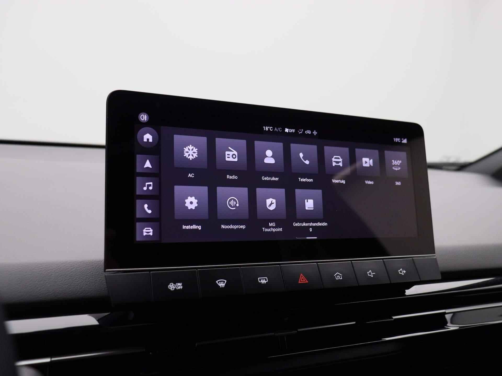 MG 4 Luxury 64 kWh | Navi | Led Koplampen | 360 Camera | Apple CarPlay | Getint glas | - 28/34