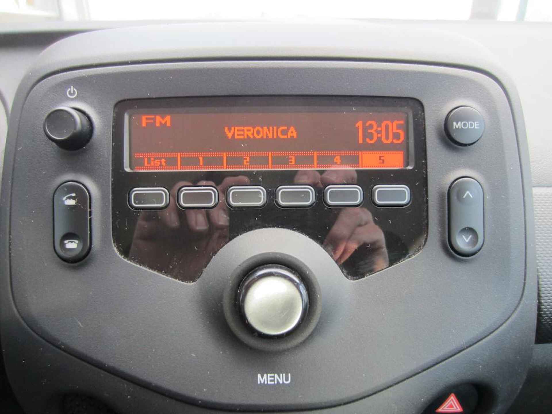 Toyota Aygo 1.0 VVT-i X-Bitone Airco Bluetooth NL auto 5 Drs - 10/16