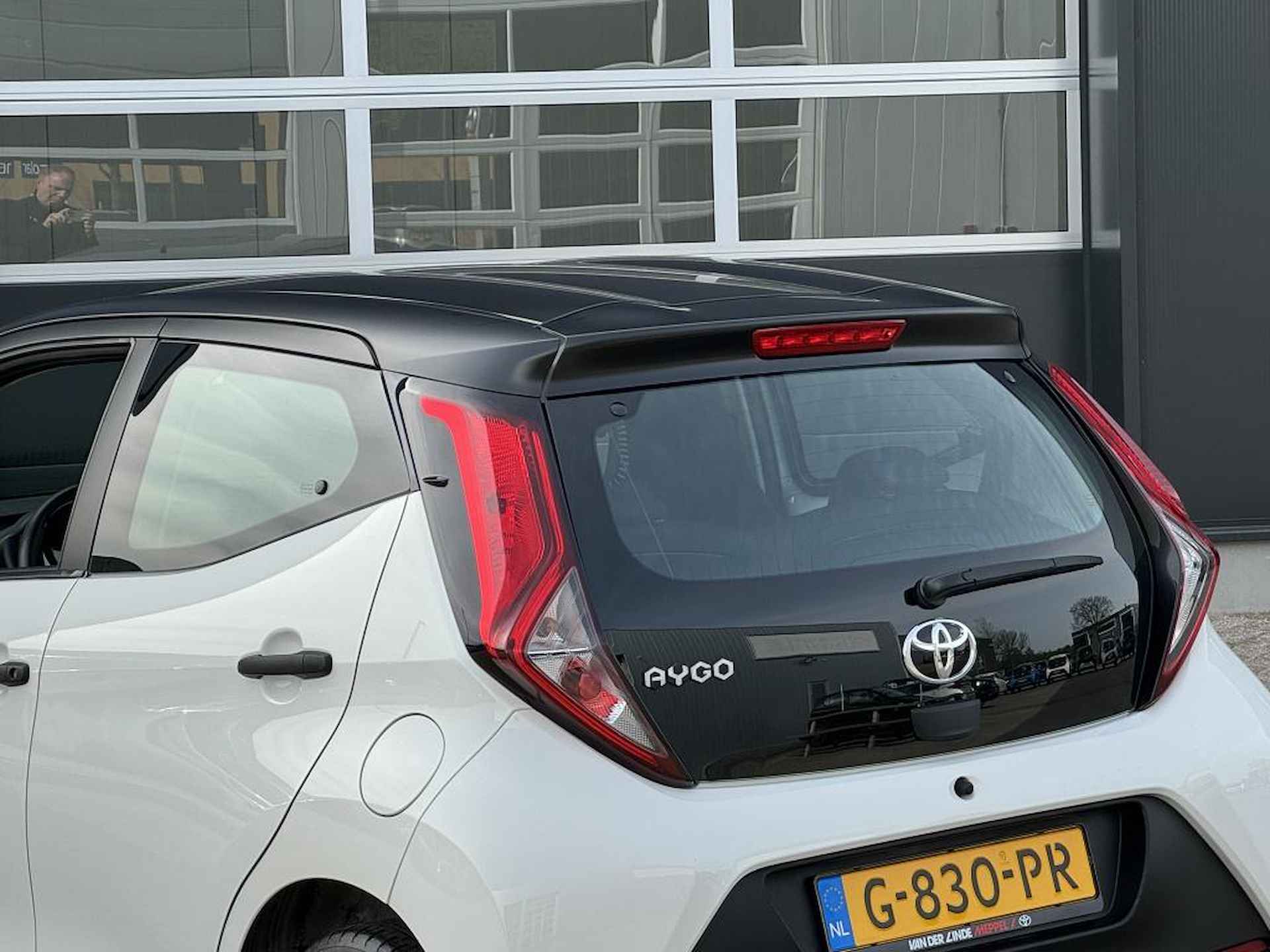 Toyota Aygo 1.0 VVT-i X-Bitone Airco Bluetooth NL auto 5 Drs - 16/16