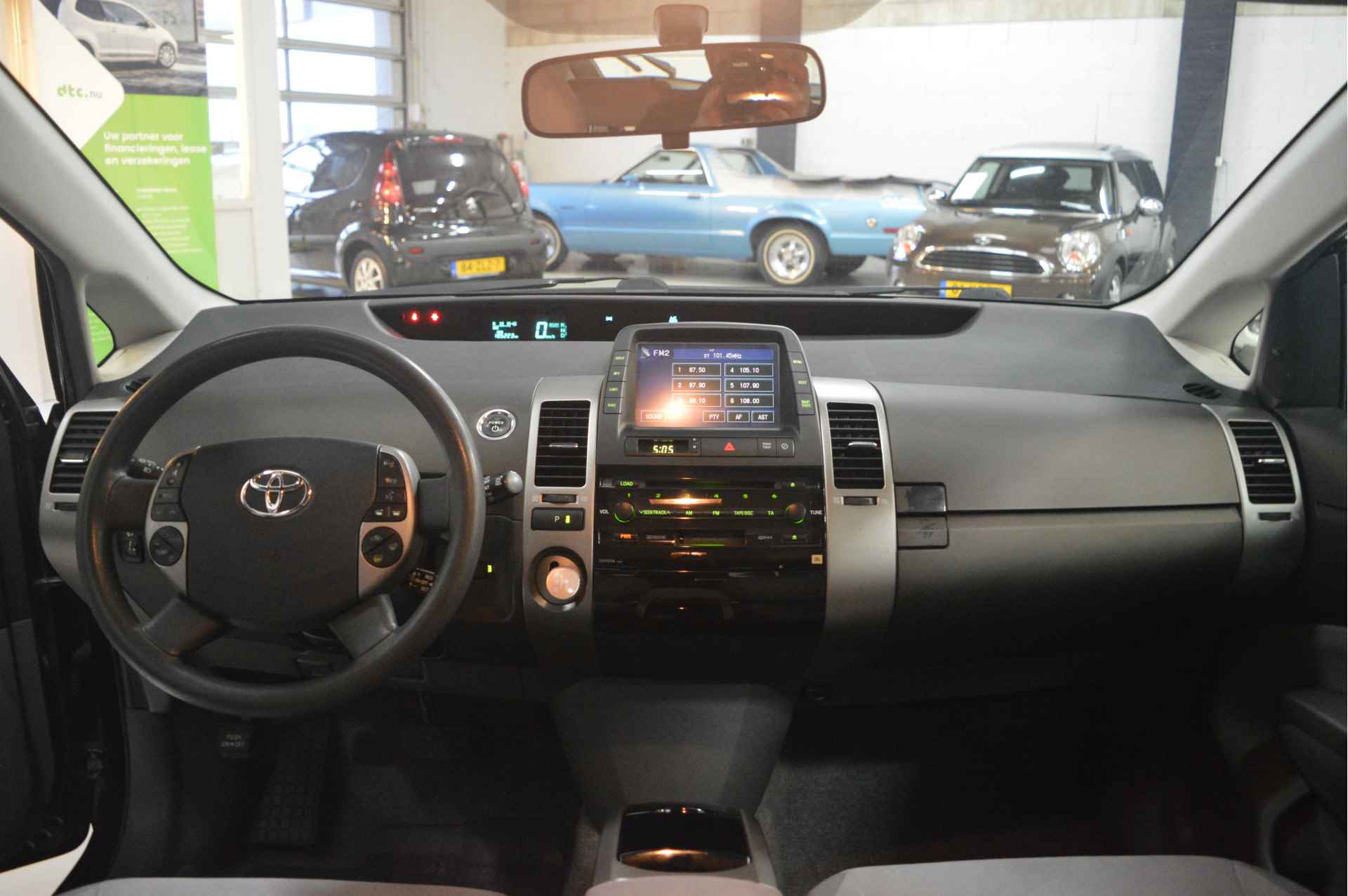 Toyota Prius 1.5 VVT-i // 185.000 km // CLIMA // CRUISE // NAVI // TREKHAAK VOOR FIETSENDRAGER // - 12/25