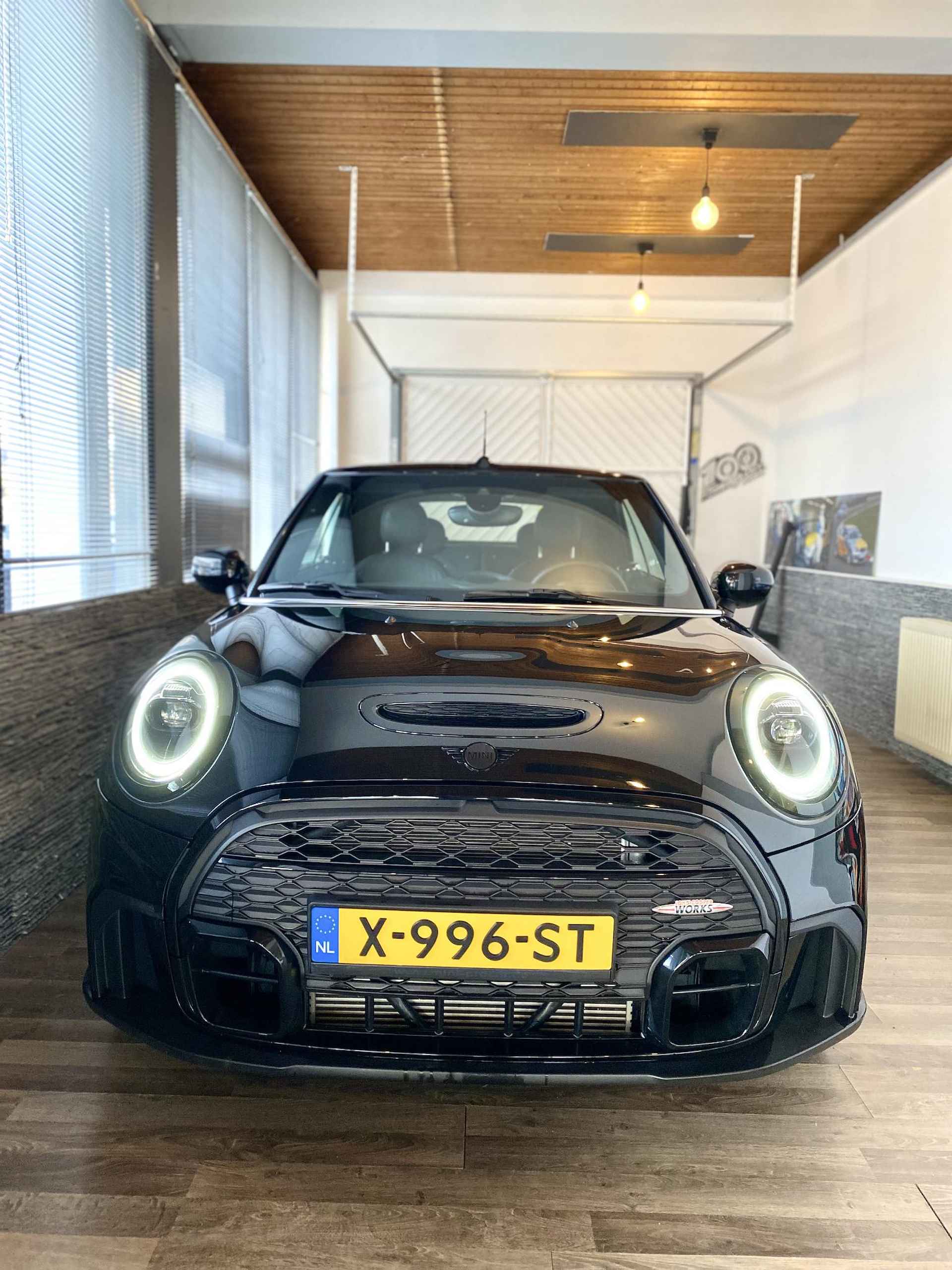 Mini Mini Cabrio 2.0 Cooper S Resolute Edition JCW - 3/23