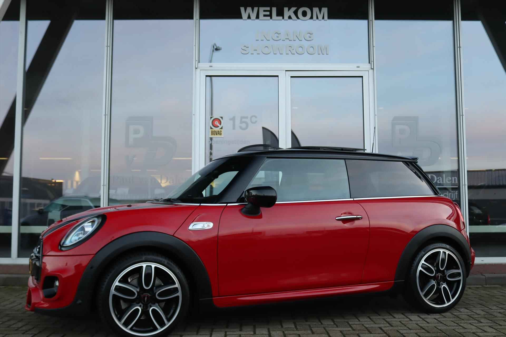 Mini Mini 3-Deurs (f56) 2.0 192PK COOPER S AUTOMAAT JCW Pakket | Panodak | Leer | Head Up | Harman Kardon | Camera | Adapt.Cruise | Performance Control | - 5/74