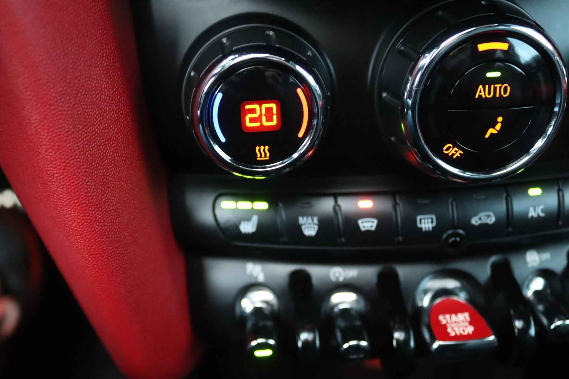 Mini Mini 3-Deurs (f56) 2.0 192PK COOPER S AUTOMAAT JCW Pakket | Panodak | Leer | Head Up | Harman Kardon | Camera | Adapt.Cruise | Performance Control | - 31/74