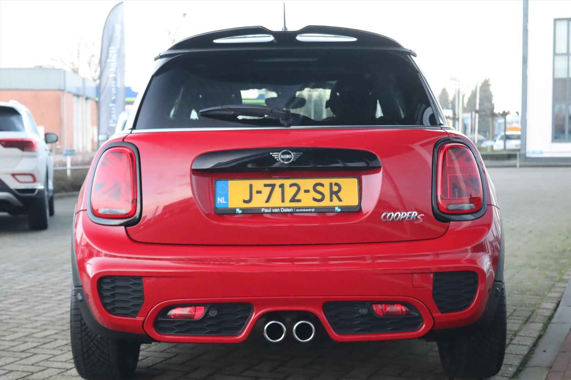 Mini Mini 3-Deurs (f56) 2.0 192PK COOPER S AUTOMAAT JCW Pakket | Panodak | Leer | Head Up | Harman Kardon | Camera | Adapt.Cruise | Performance Control | - 52/74