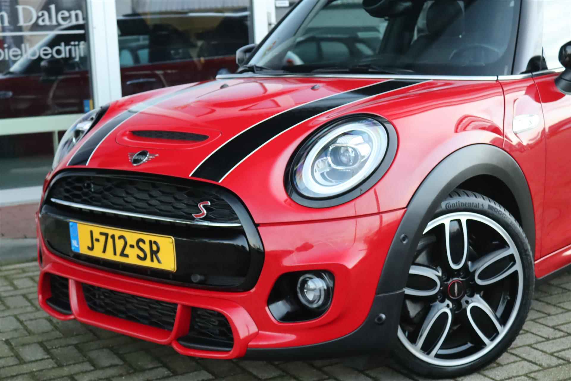 Mini Mini 3-Deurs (f56) 2.0 192PK COOPER S AUTOMAAT JCW Pakket | Panodak | Leer | Head Up | Harman Kardon | Camera | Adapt.Cruise | Performance Control | - 66/74