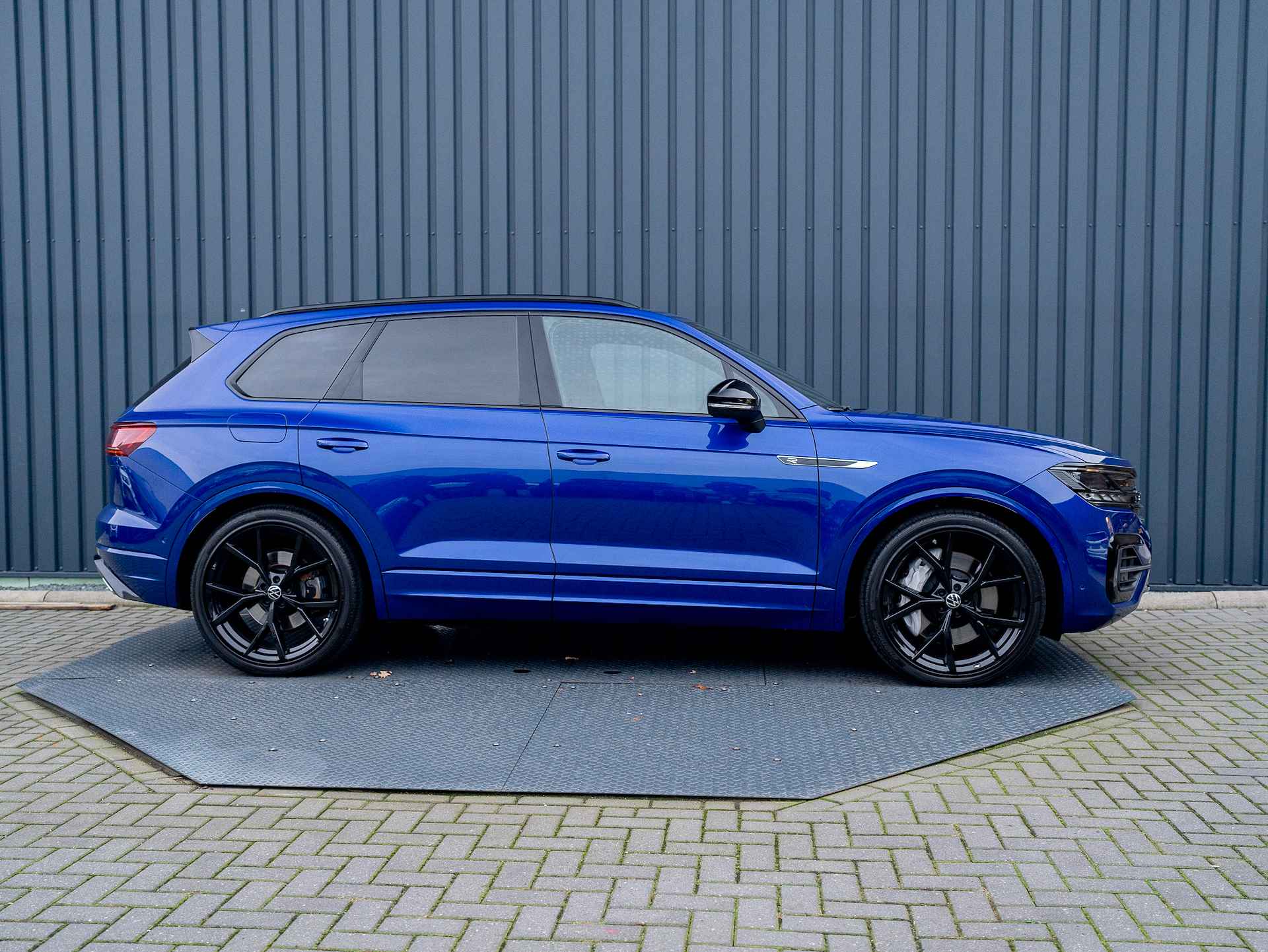 Volkswagen Touareg 3.0 TSi 4MOTION R | Panodak | Stoelkoeling | Trekhaak | Luchtvering | 22'' | Prijs Rijklaar!! - 23/65