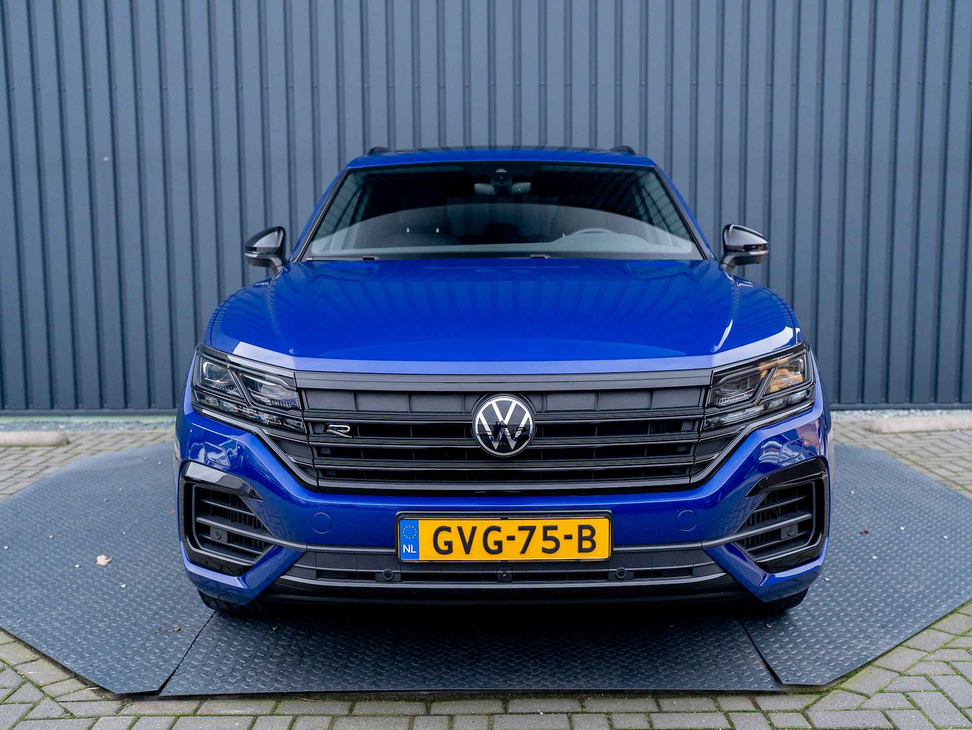 Volkswagen Touareg 3.0 TSi 4MOTION R | Panodak | Stoelkoeling | Trekhaak | Luchtvering | 22'' | Prijs Rijklaar!! - 58/65