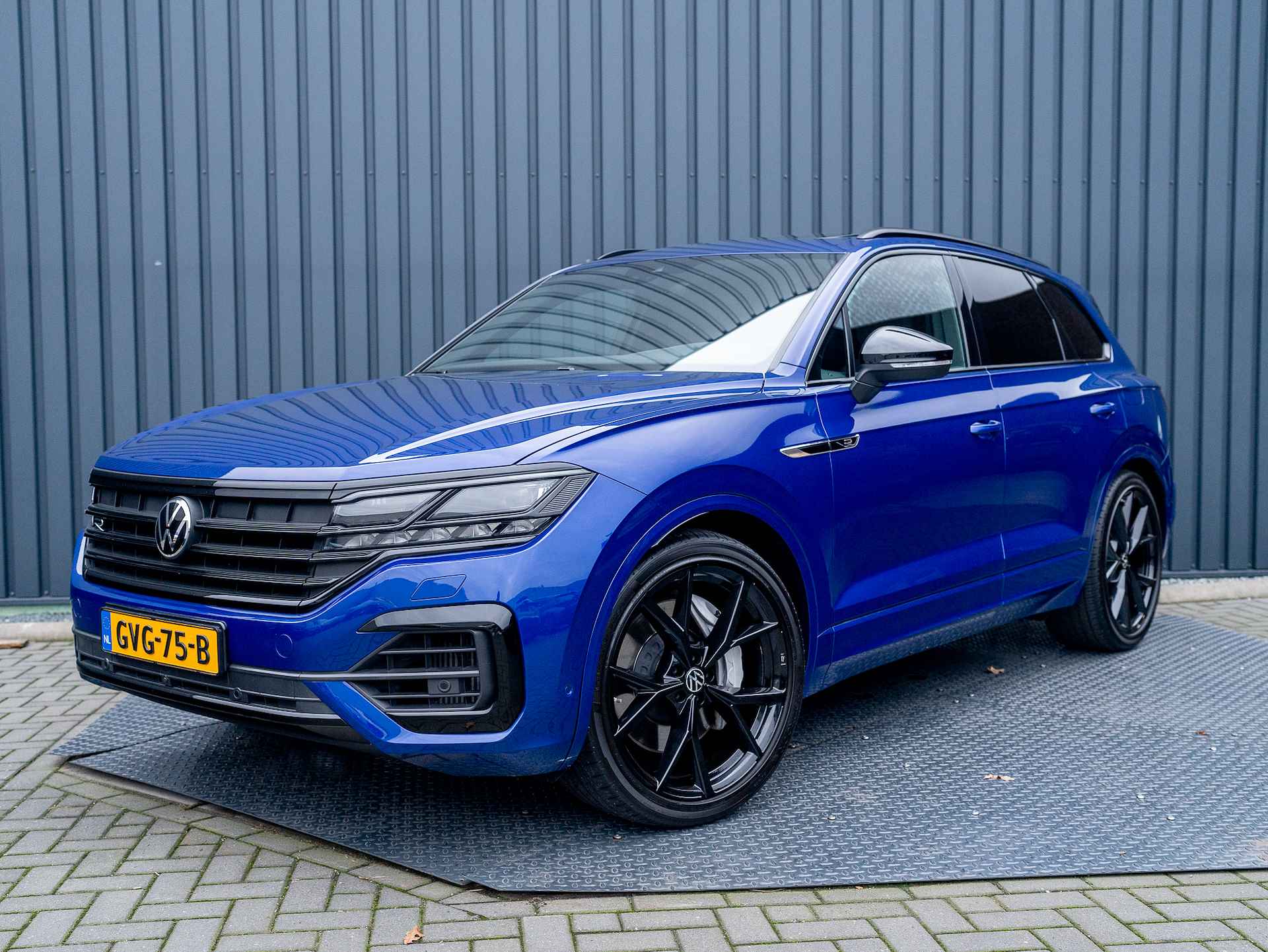 Volkswagen Touareg 3.0 TSi 4MOTION R | Panodak | Stoelkoeling | Trekhaak | Luchtvering | 22'' | Prijs Rijklaar!! - 65/65