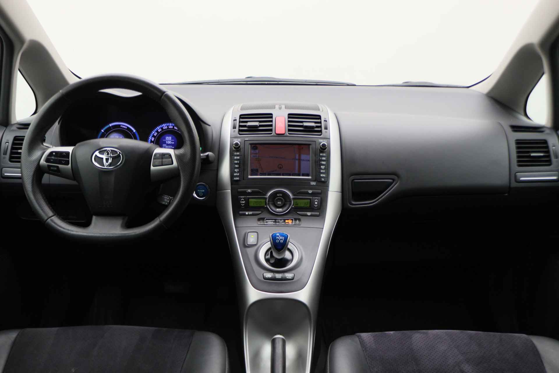 Toyota Auris 1.8 Full Hybrid Executive Climate, Camera, Cruise, Navigatie, Bluetooth, PDC, Trekhaak, 17'' - 2/41