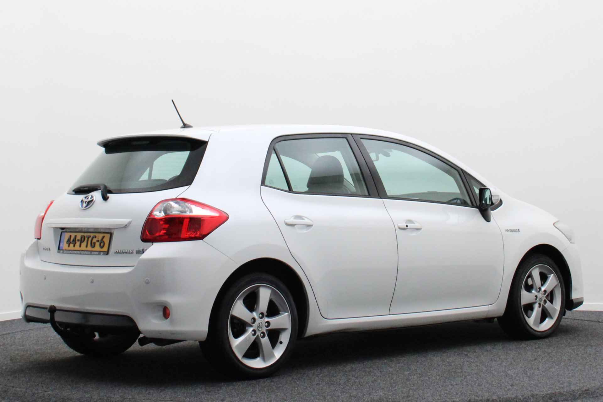 Toyota Auris 1.8 Full Hybrid Executive Climate, Camera, Cruise, Navigatie, Bluetooth, PDC, Trekhaak, 17'' - 18/41