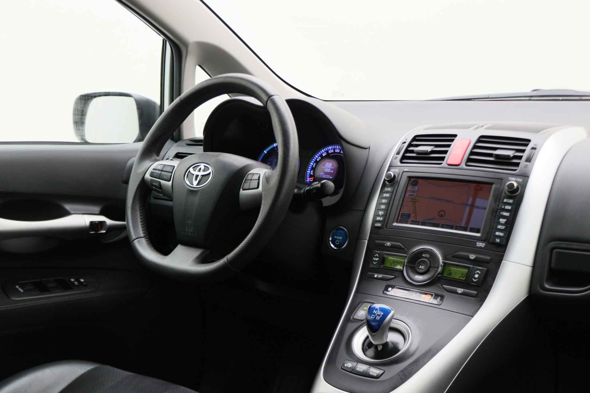 Toyota Auris 1.8 Full Hybrid Executive Climate, Camera, Cruise, Navigatie, Bluetooth, PDC, Trekhaak, 17'' - 26/41