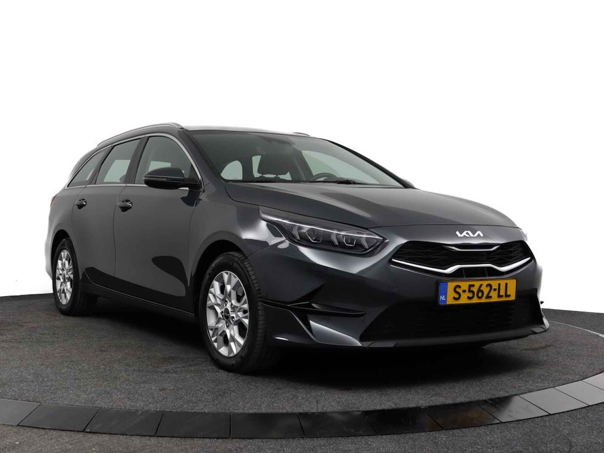 Kia Ceed Sportswagon 1.0 T-GDi DynamicLine - Navigatie - Cruise Control - Climate Control - Apple CarPlay / Android Auto - LED - Fabrieksgarantie tot 03-2030 - 12/56