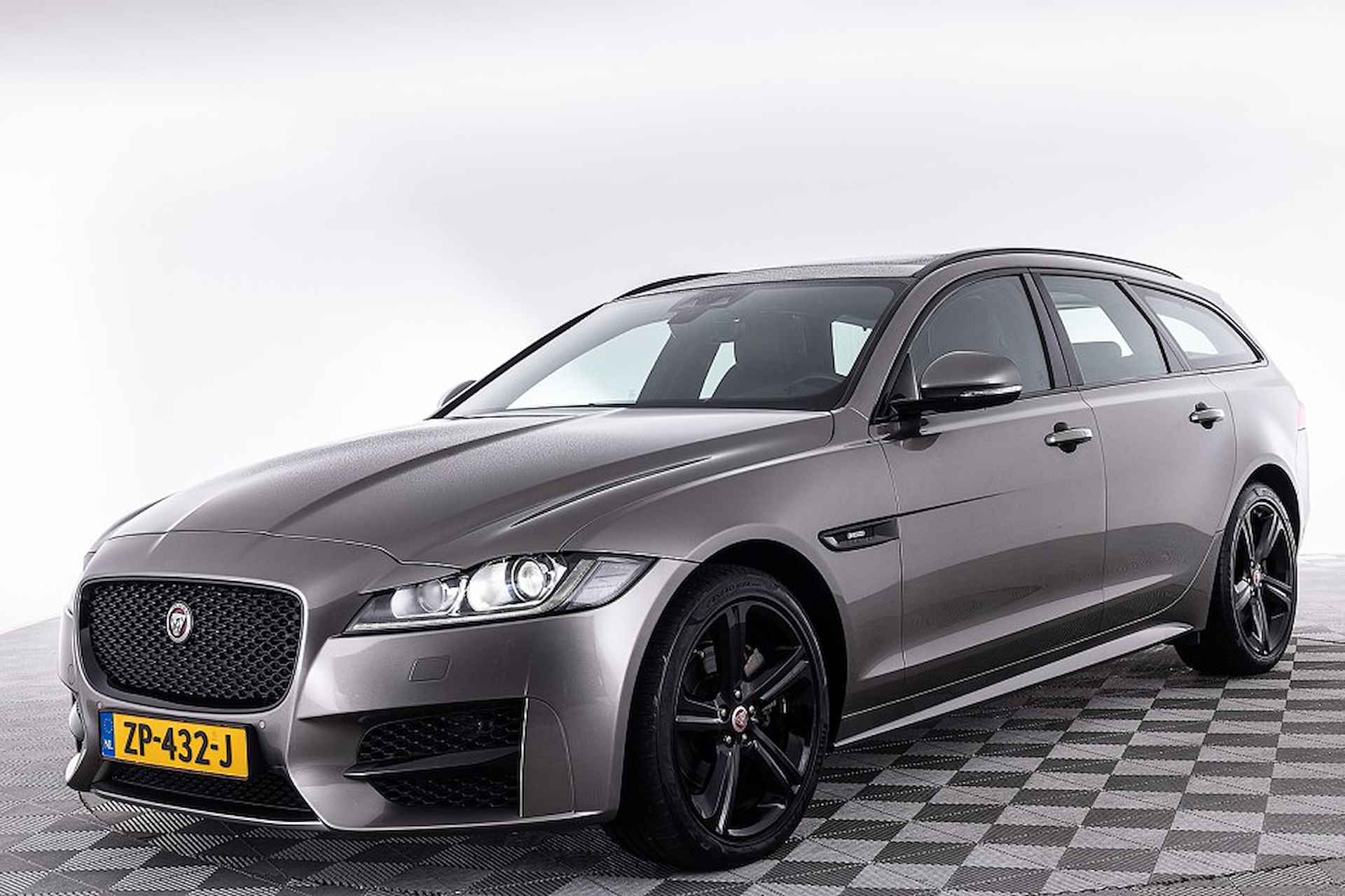 Jaguar XF 2.0t Prestige | PANORAMADAK | LEDER . - 31/35