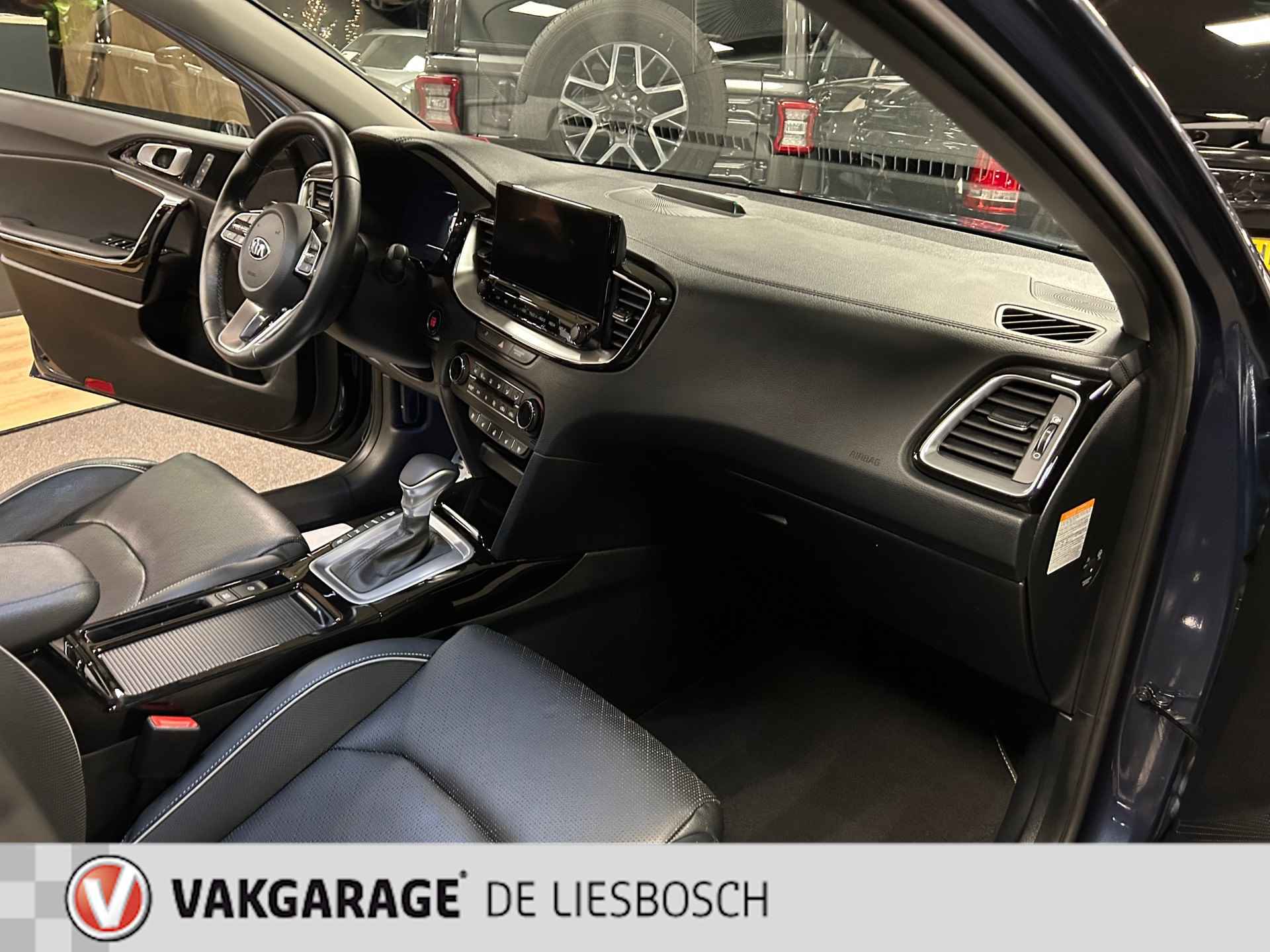 Kia XCEED 1.6 GDi PHEV ExecutiveLine / Leder / panorama-dak /stoel koeling en verwarming - 24/34