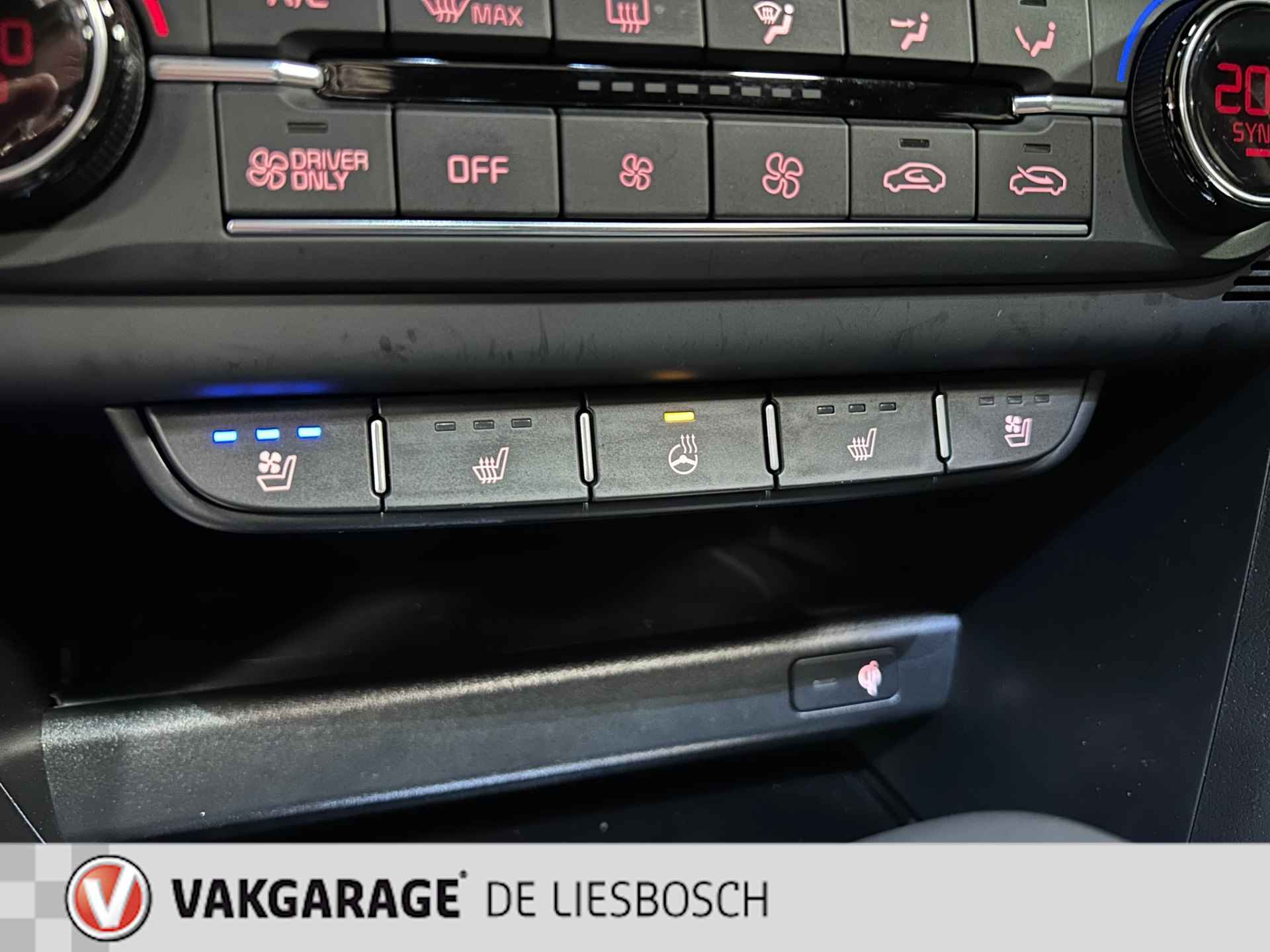 Kia XCEED 1.6 GDi PHEV ExecutiveLine / Leder / panorama-dak /stoel koeling en verwarming - 29/34