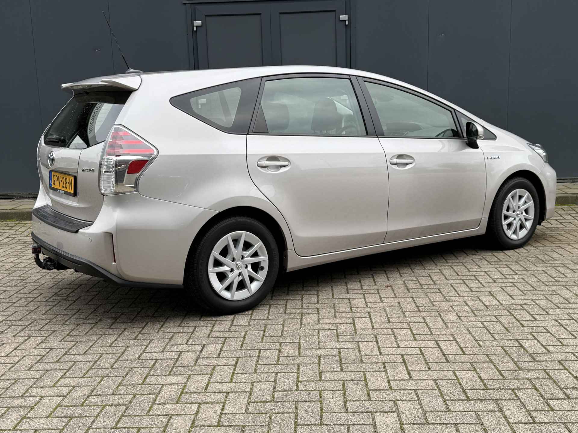 Toyota Prius+ Wagon 1.8 Active Hybride 7 Persoons Automaat / 7p / Trekhaak / Navigatie / Achteruitrijcamera / Cruise Control / Climate Control / - 3/43