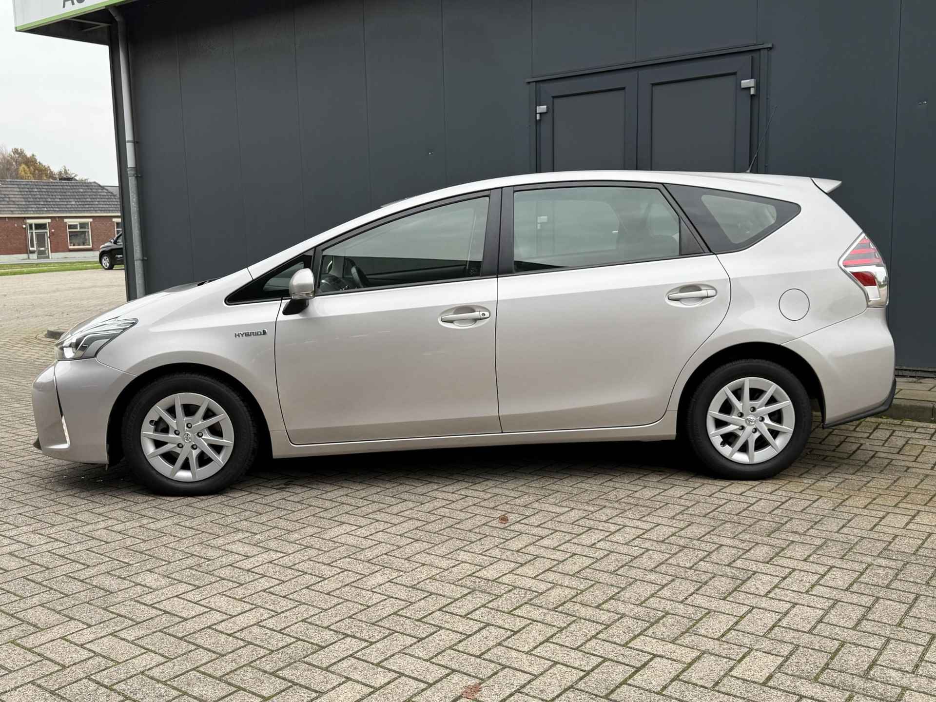 Toyota Prius+ Wagon 1.8 Active Hybride 7 Persoons Automaat / 7p / Trekhaak / Navigatie / Achteruitrijcamera / Cruise Control / Climate Control / - 9/43