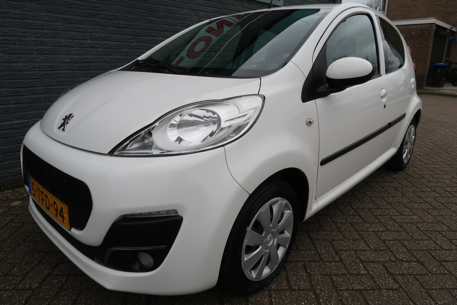 Peugeot 107 1.0 Active Nederlandse auto met airco Eerste eigenaar