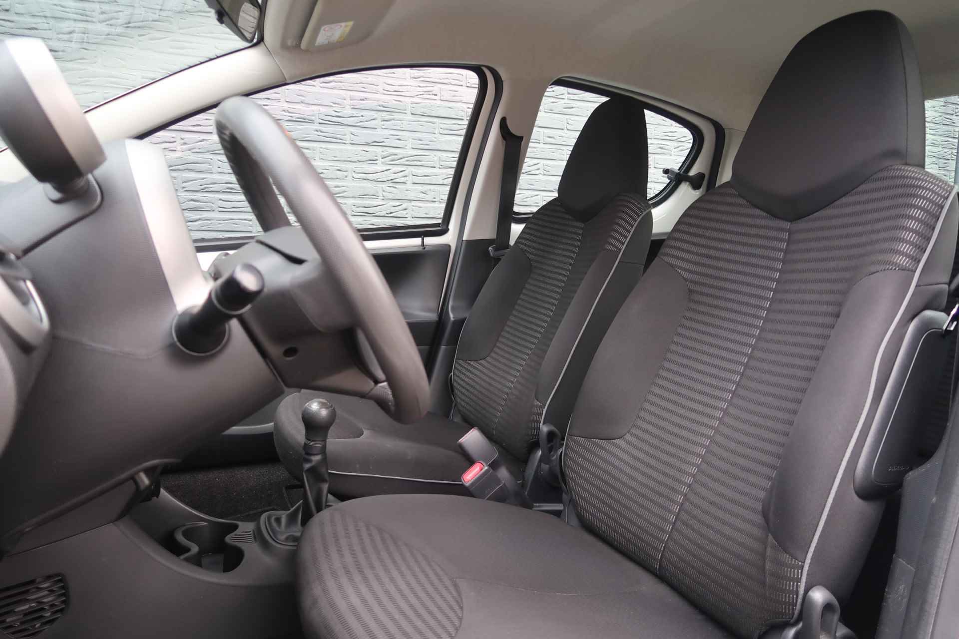 Peugeot 107 1.0 Active Nederlandse auto met airco Eerste eigenaar - 10/24