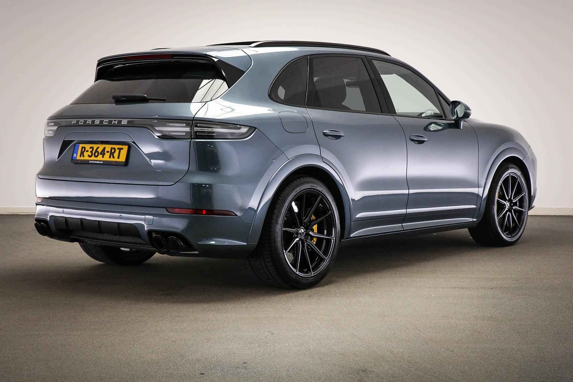 Porsche Cayenne 4.0 Turbo | KERAMISCHE REMMEN | PANORAMADAK | BURMERSTER | 21" VOSSEN | ACHTERAS BESTURING - 2/64