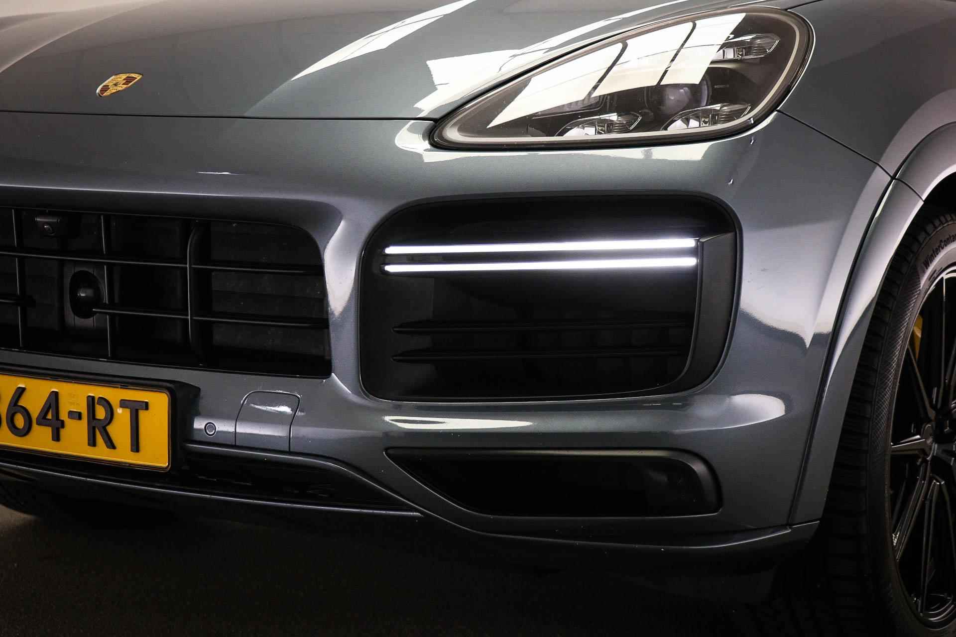 Porsche Cayenne 4.0 Turbo | KERAMISCHE REMMEN | PANORAMADAK | BURMERSTER | 21" VOSSEN | ACHTERAS BESTURING - 18/64