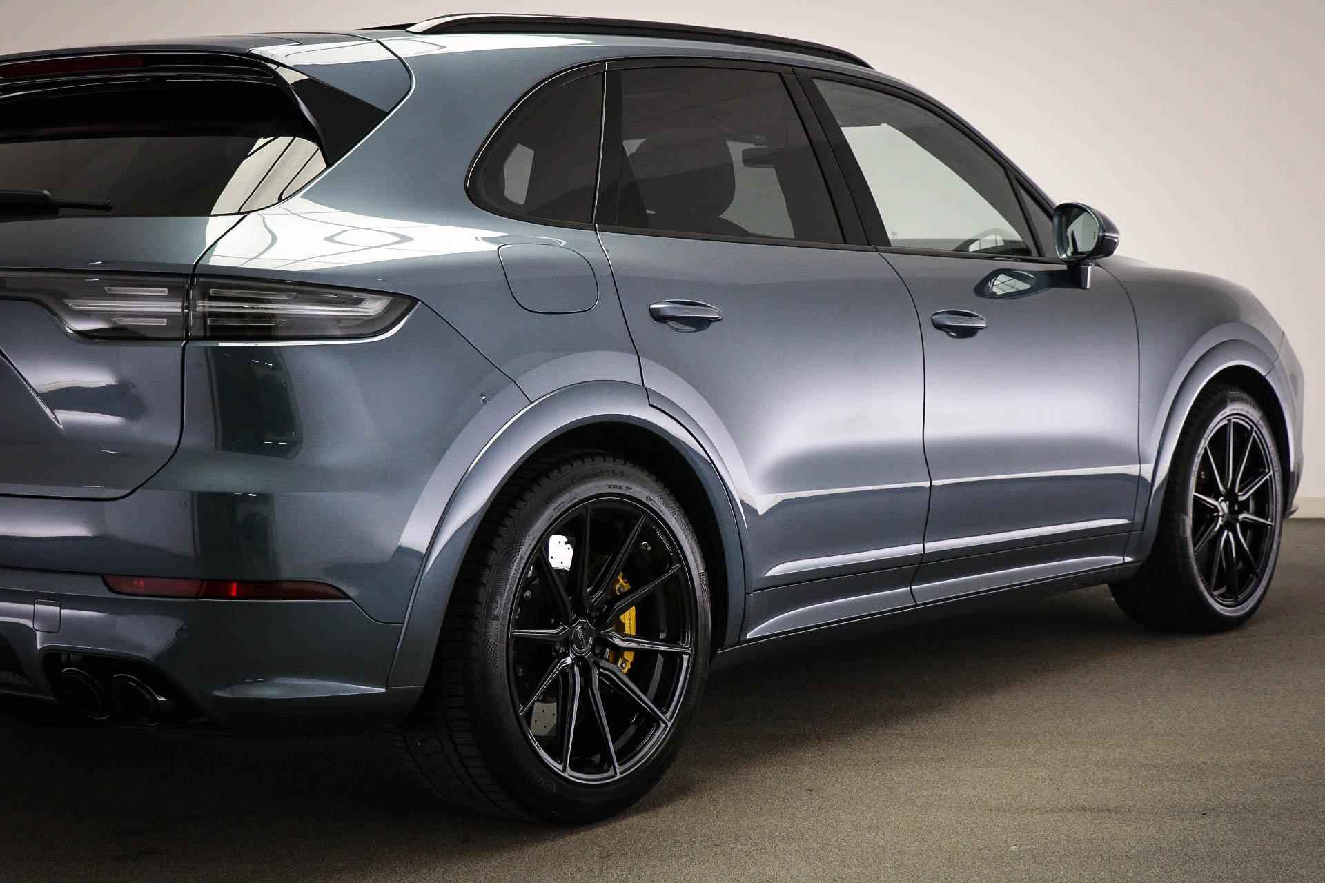 Porsche Cayenne 4.0 Turbo | KERAMISCHE REMMEN | PANORAMADAK | BURMERSTER | 21" VOSSEN | ACHTERAS BESTURING - 26/64