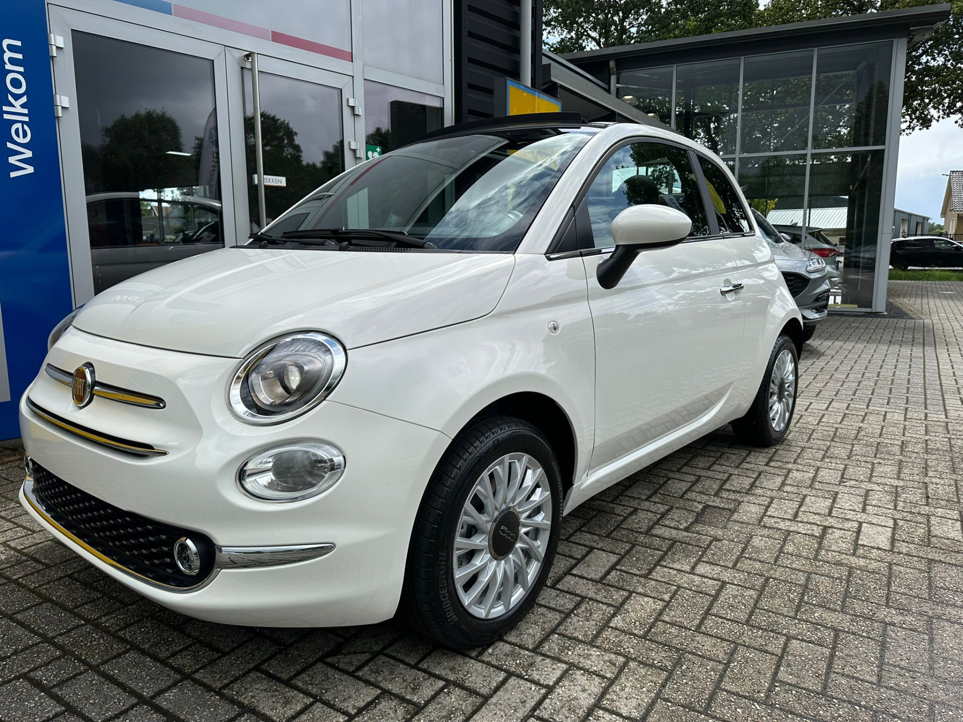 Fiat 500C 1.0 Hybrid 70PK Dolcevita Finale Cabrio | PARKEERSENSOREN | CRUISE CONTROL | AIRCO | DAB | NAVIGATIE VIA APP | LICHTMETALEN VELGEN