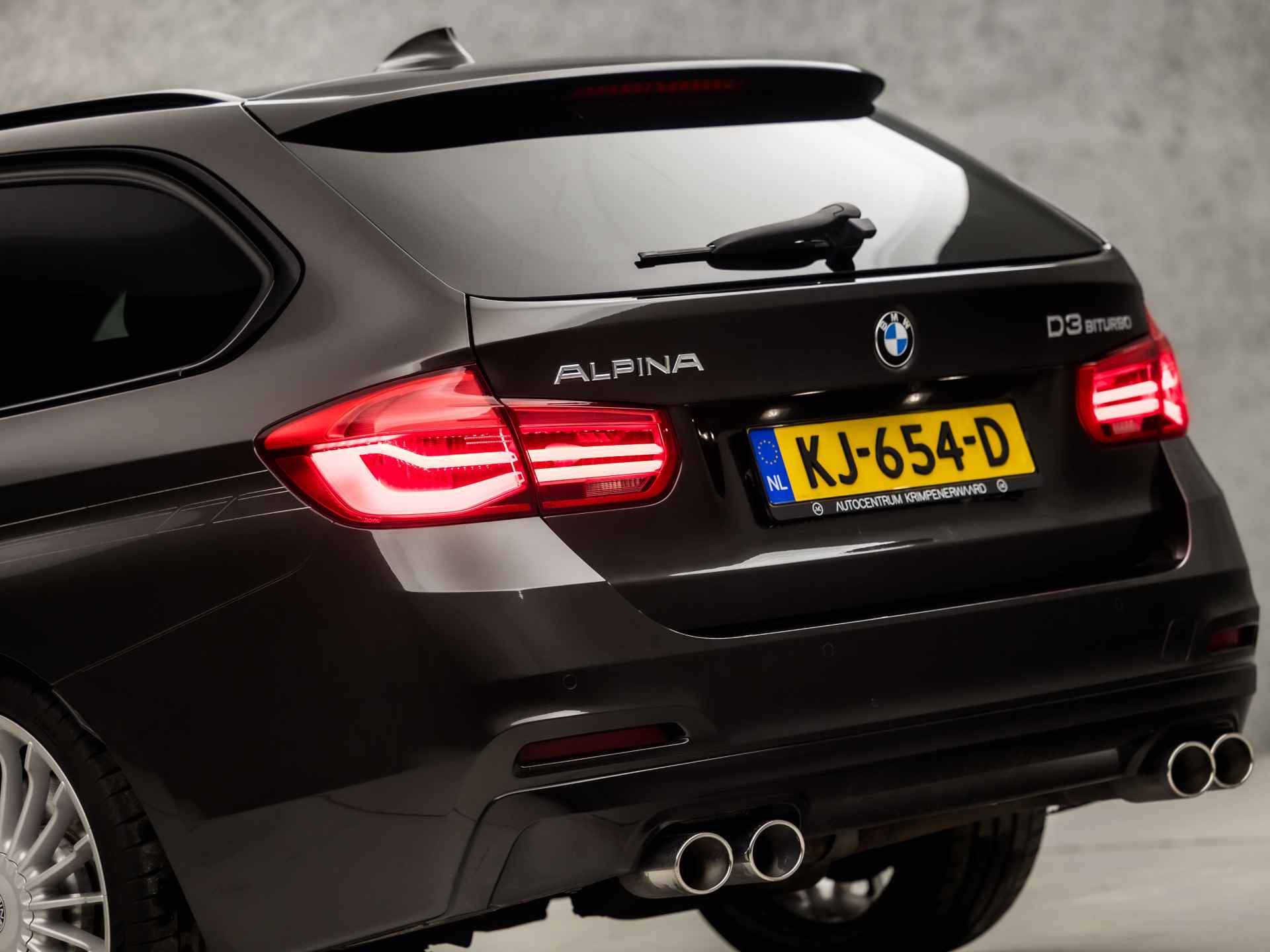 Alpina BMW ALPINA D3 Biturbo Touring Allrad 355Pk Automaat (1e EIGENAAR, ORG. NL, HEAD-UP DISPLAY, NAVI, JATOBA BRUIN, DEALER ONDERHOUDEN, STUUR/STOEL VERWARMING, ADAPTIVE CRUISE CONTROL, LEDER DASHBOARD, AKRAPOVIC UITLAAT, KEYLESS ENT - 26/43