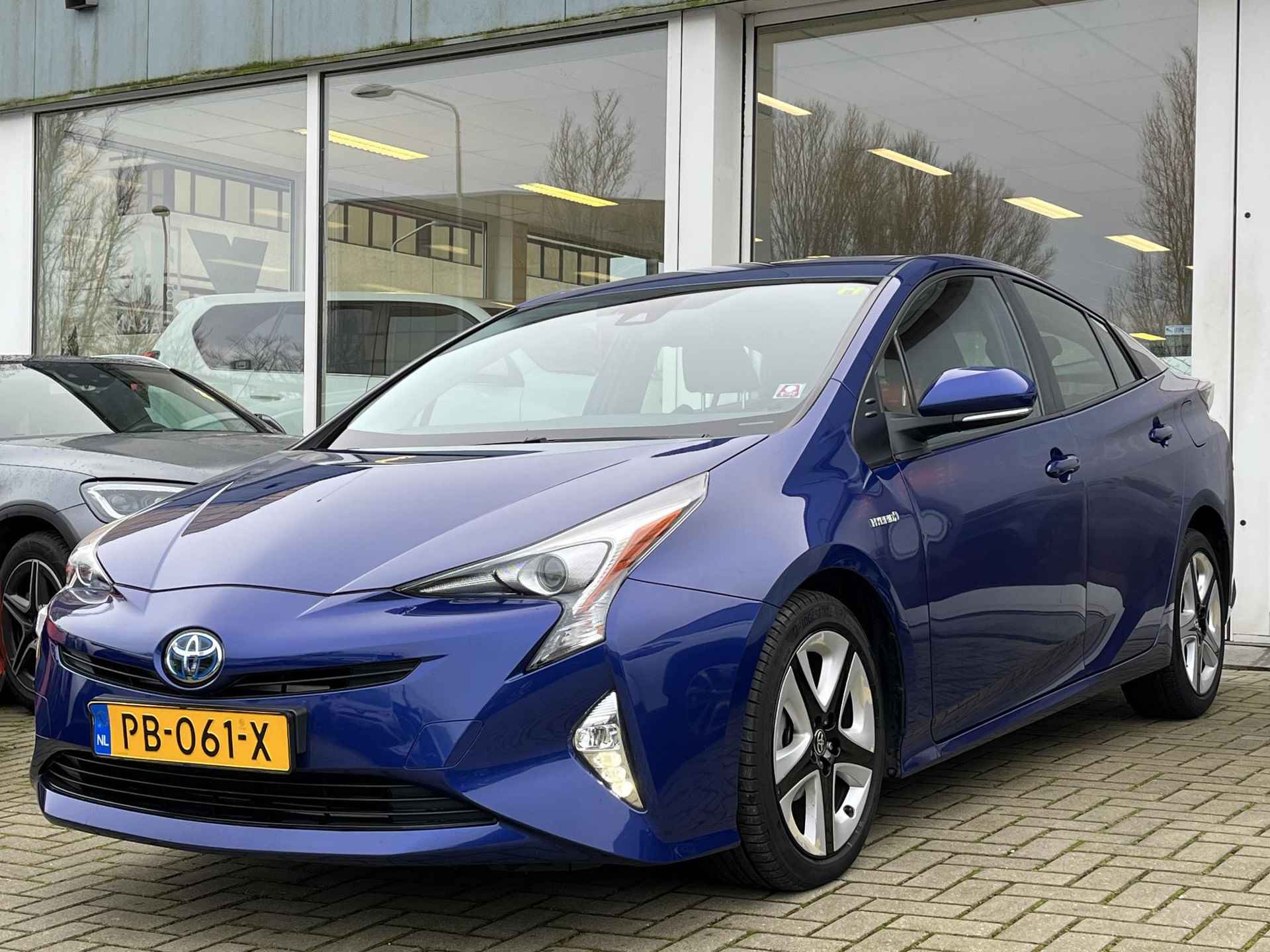 Toyota Prius 1.8 First Edition | 1e Eigenaar | Trekhaak | BlindSpot | Stoelverwarming | HUD | Navigatie | 10 Jaar Garantie | Nederlandse Auto | - 7/35