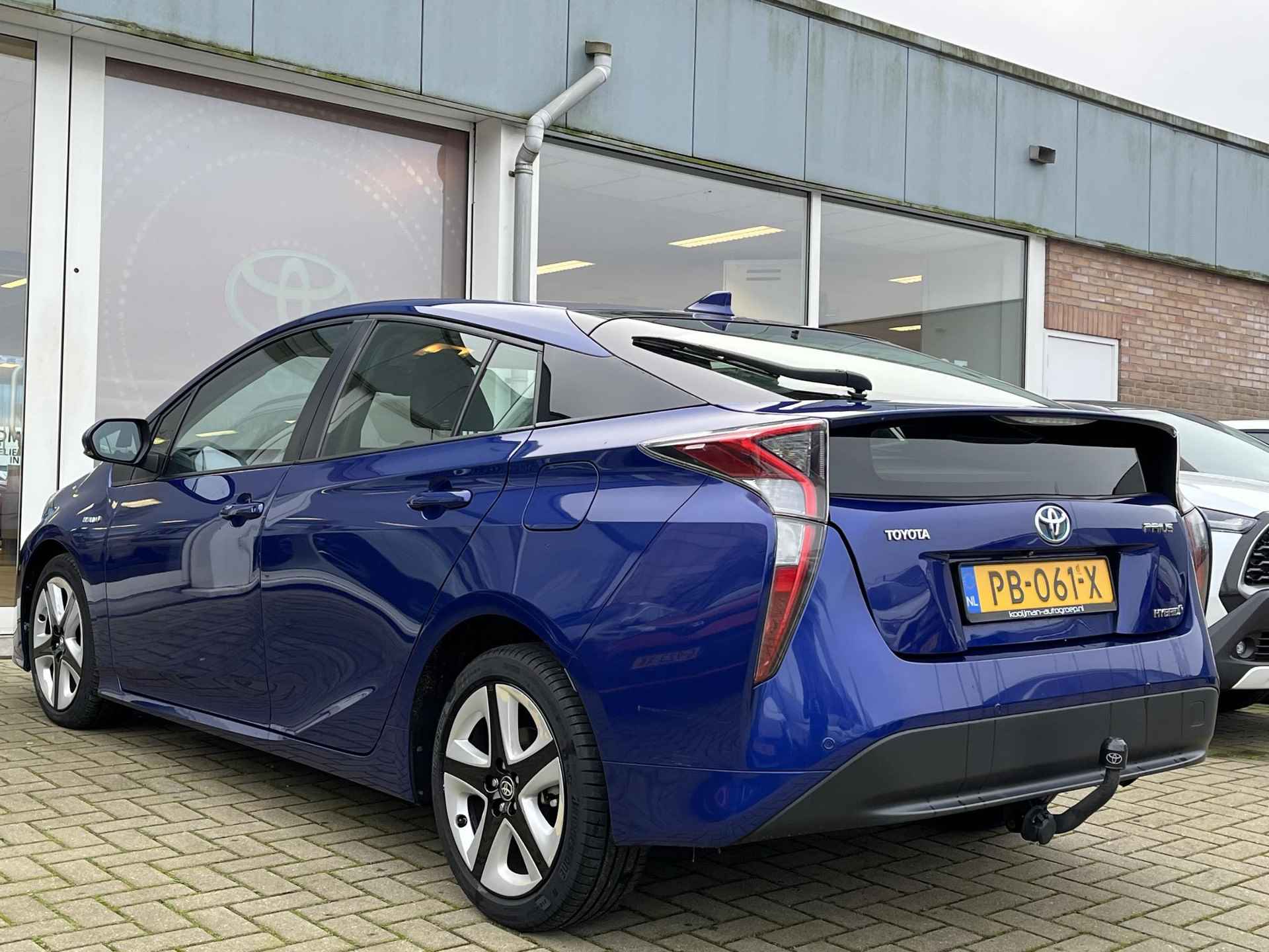 Toyota Prius 1.8 First Edition | 1e Eigenaar | Trekhaak | BlindSpot | Stoelverwarming | HUD | Navigatie | 10 Jaar Garantie | Nederlandse Auto | - 11/35