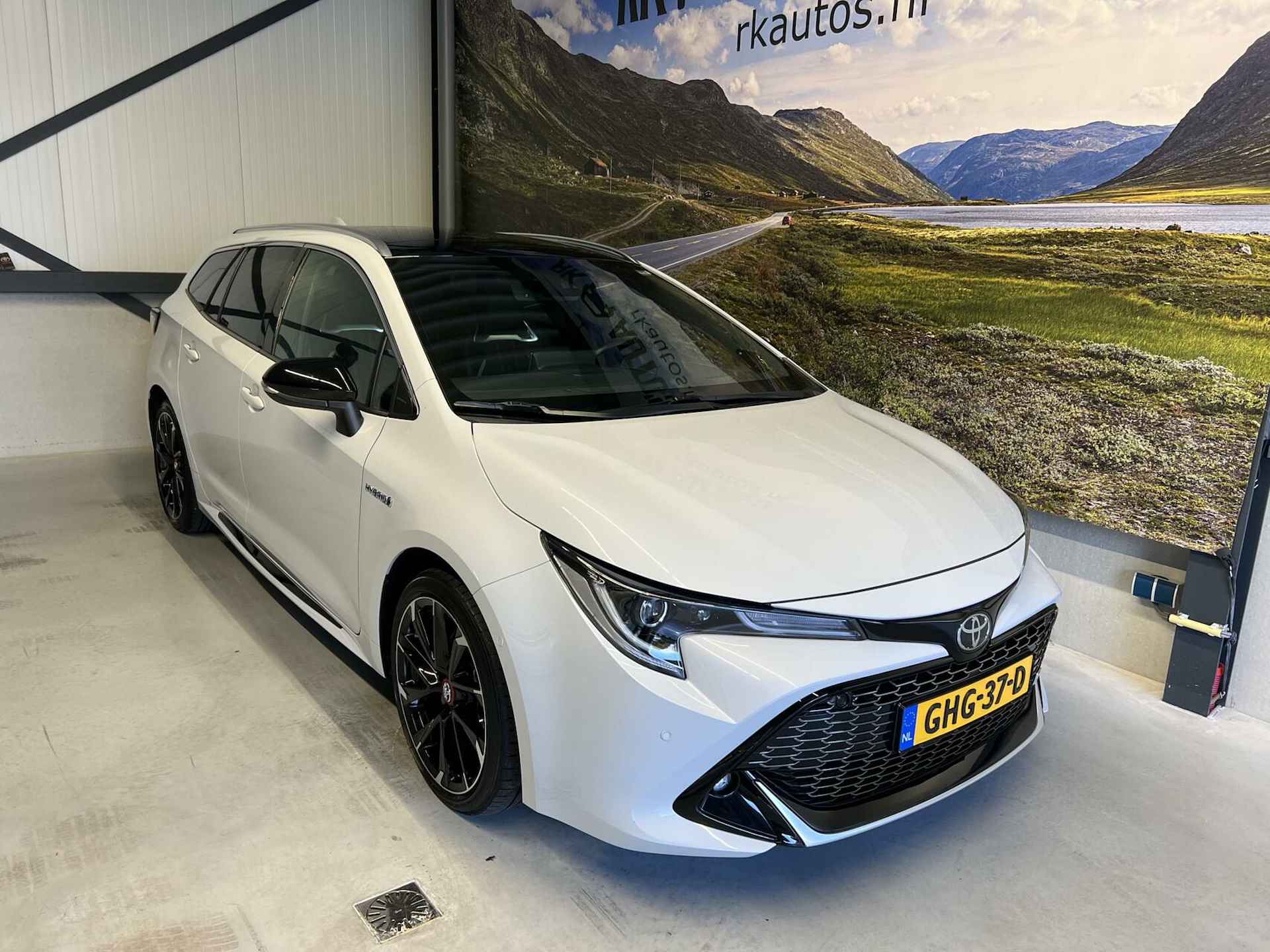 Toyota Corolla TS 2.0 Hybrid GR-Sport Plus / Uniek! - 19/37