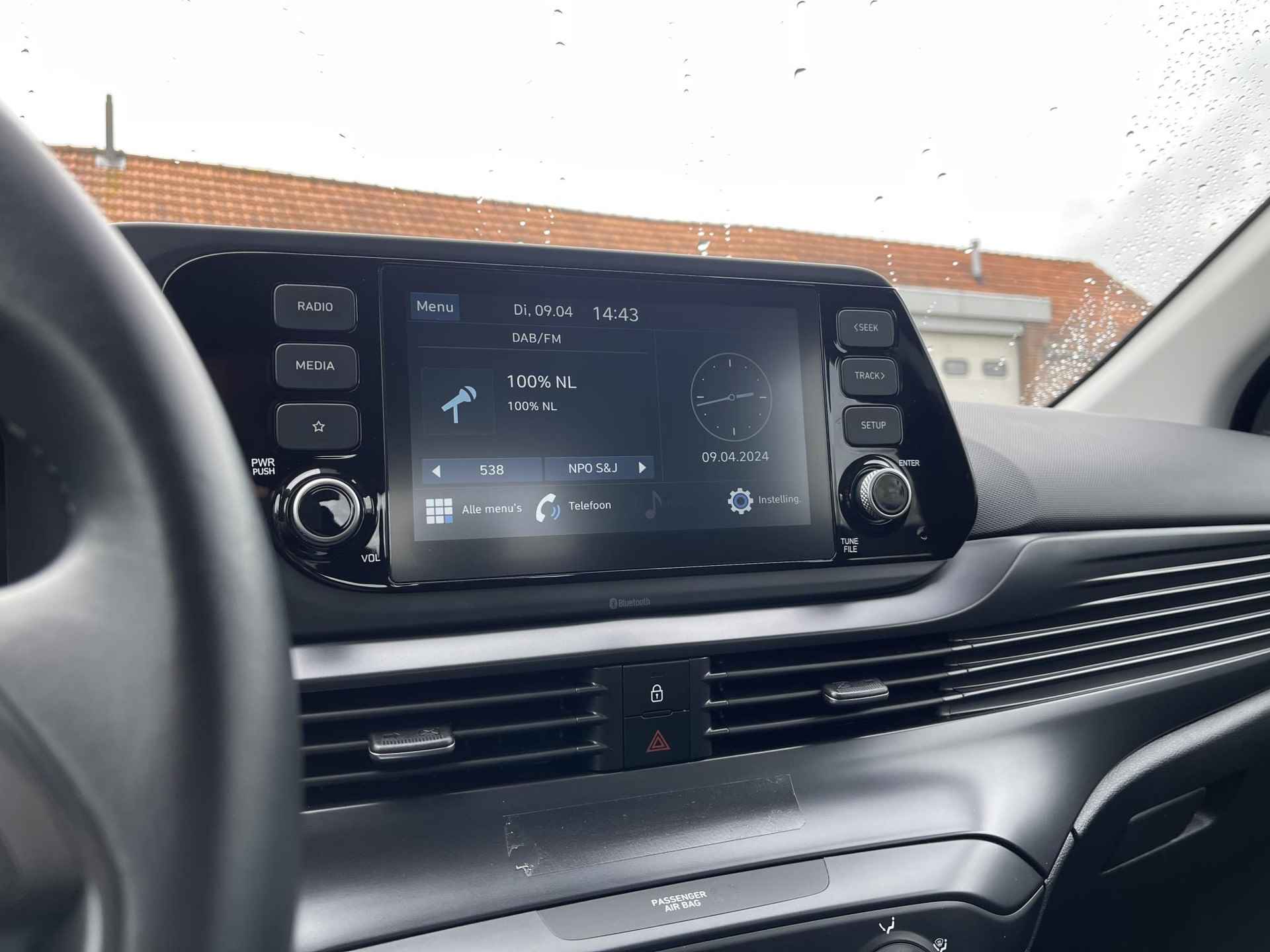 Hyundai i20 1.0 T-GDI Comfort | Two-Tone Lakkleur | Apple Carplay/Android Auto | Camera | Dodehoek Detectie | Cruise Control | Airco | Rijklaarprijs! - 16/25