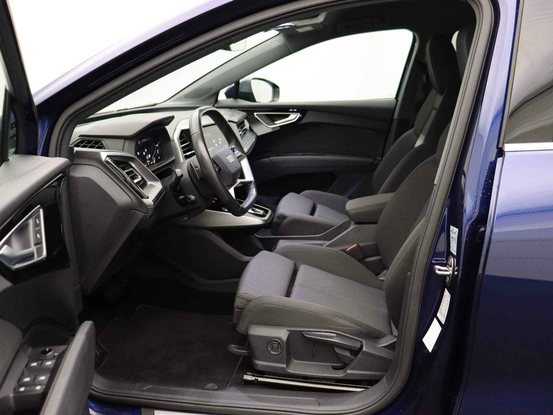Audi Q4 e-tron Advanced Edition 40 77 kWh | Head-Up | 20-Inch | Stoelverwarming | Sportstoelen | Adaptief-onderstel | Side-Assist| - 10/42