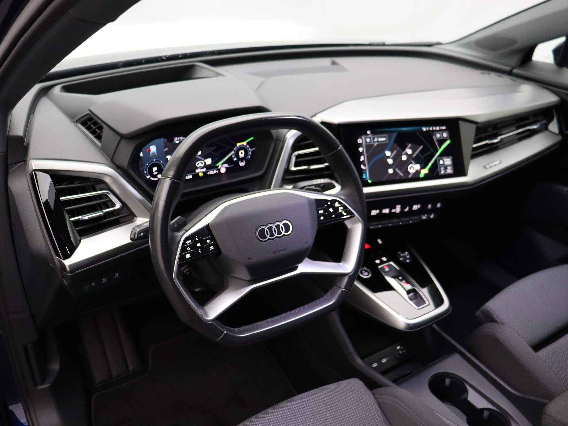 Audi Q4 e-tron Advanced Edition 40 77 kWh | Head-Up | 20-Inch | Stoelverwarming | Sportstoelen | Adaptief-onderstel | Side-Assist| - 11/42