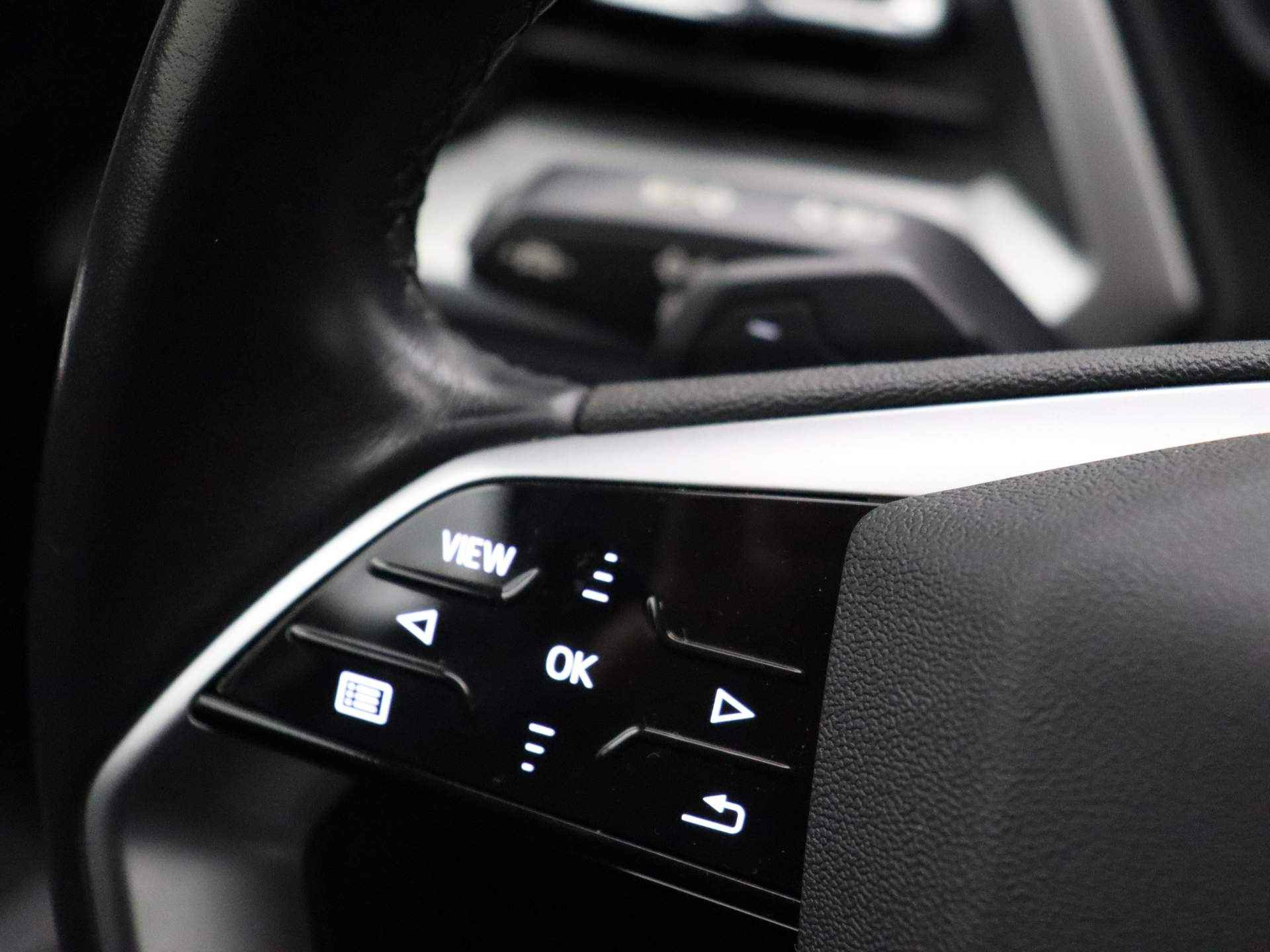 Audi Q4 e-tron Advanced Edition 40 77 kWh | Head-Up | 20-Inch | Stoelverwarming | Sportstoelen | Adaptief-onderstel | Side-Assist| - 14/42