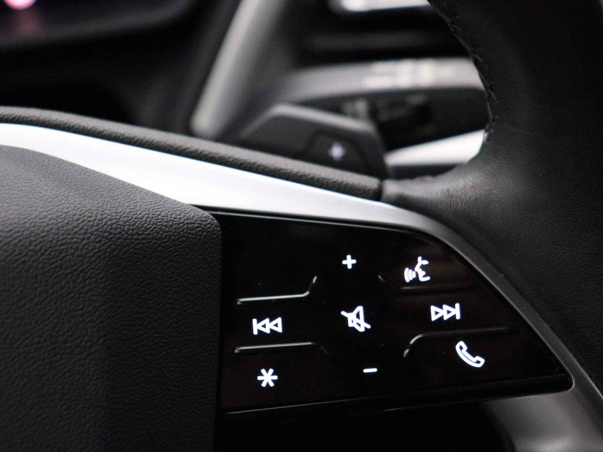 Audi Q4 e-tron Advanced Edition 40 77 kWh | Head-Up | 20-Inch | Stoelverwarming | Sportstoelen | Adaptief-onderstel | Side-Assist| - 15/42