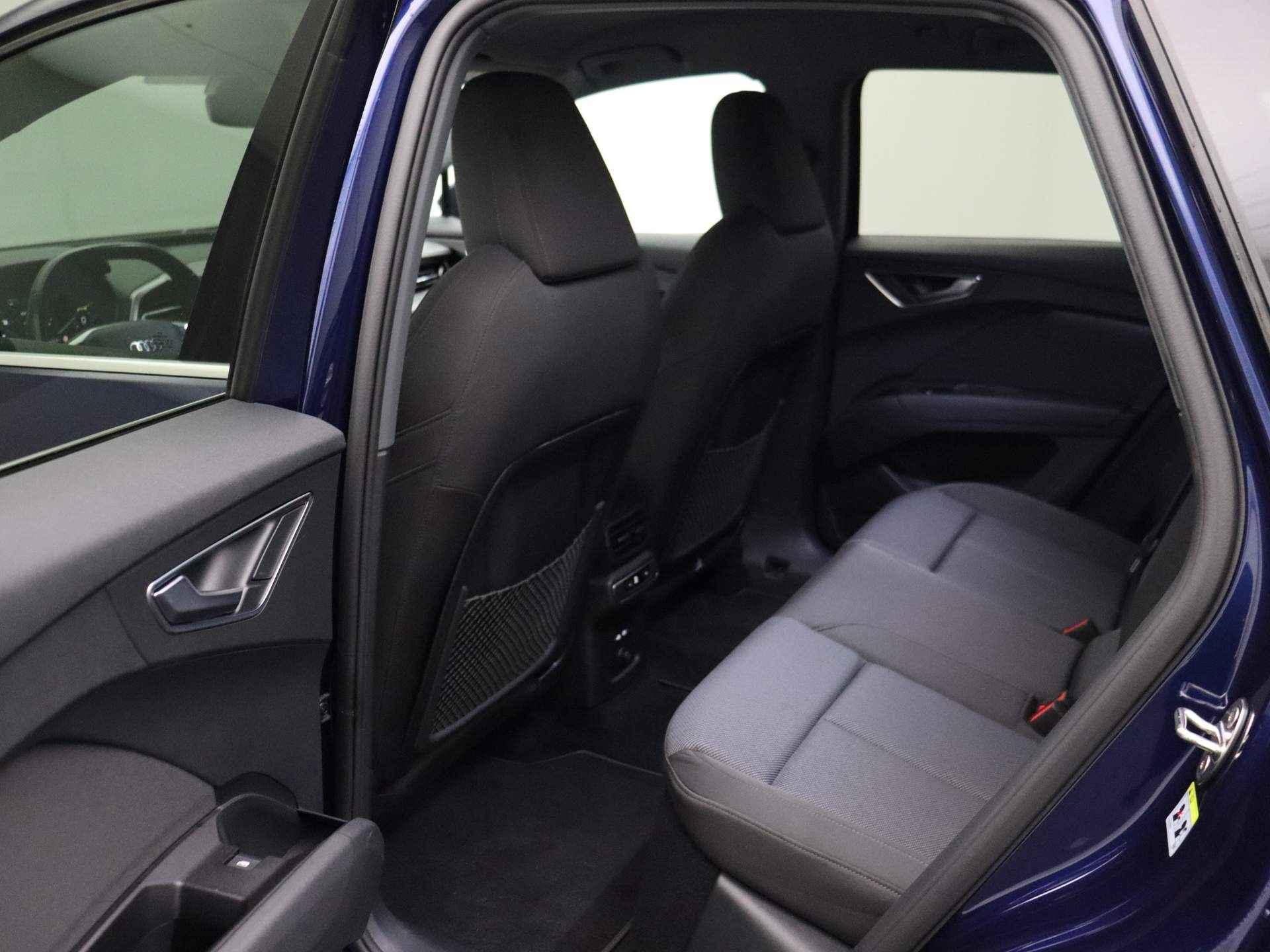 Audi Q4 e-tron Advanced Edition 40 77 kWh | Head-Up | 20-Inch | Stoelverwarming | Sportstoelen | Adaptief-onderstel | Side-Assist| - 28/42