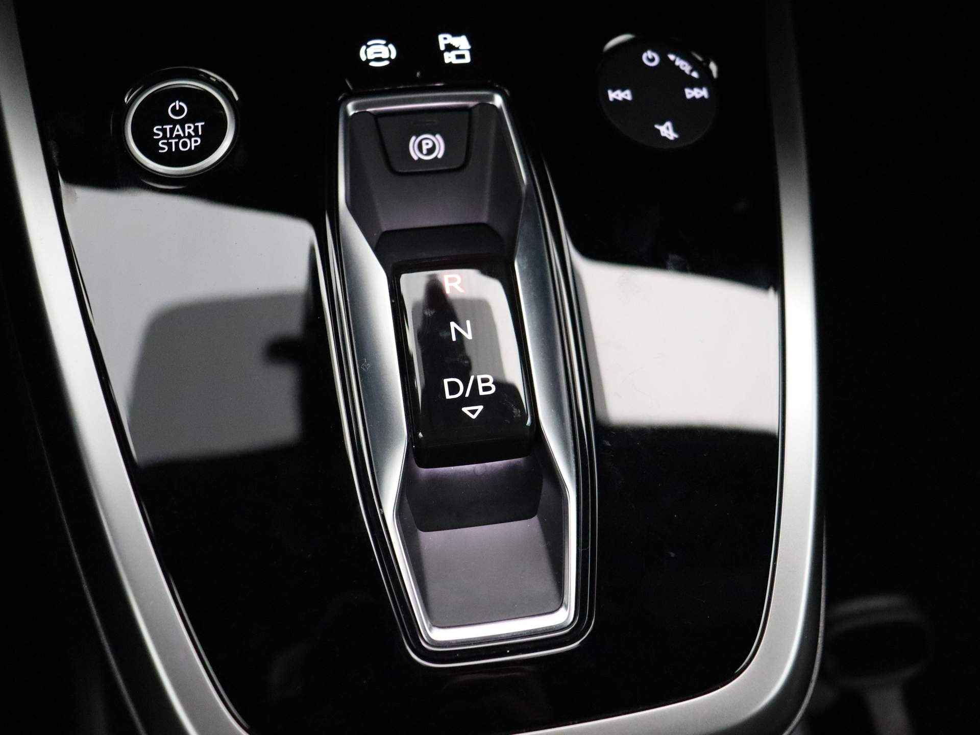 Audi Q4 e-tron Advanced Edition 40 77 kWh | Head-Up | 20-Inch | Stoelverwarming | Sportstoelen | Adaptief-onderstel | Side-Assist| - 33/42