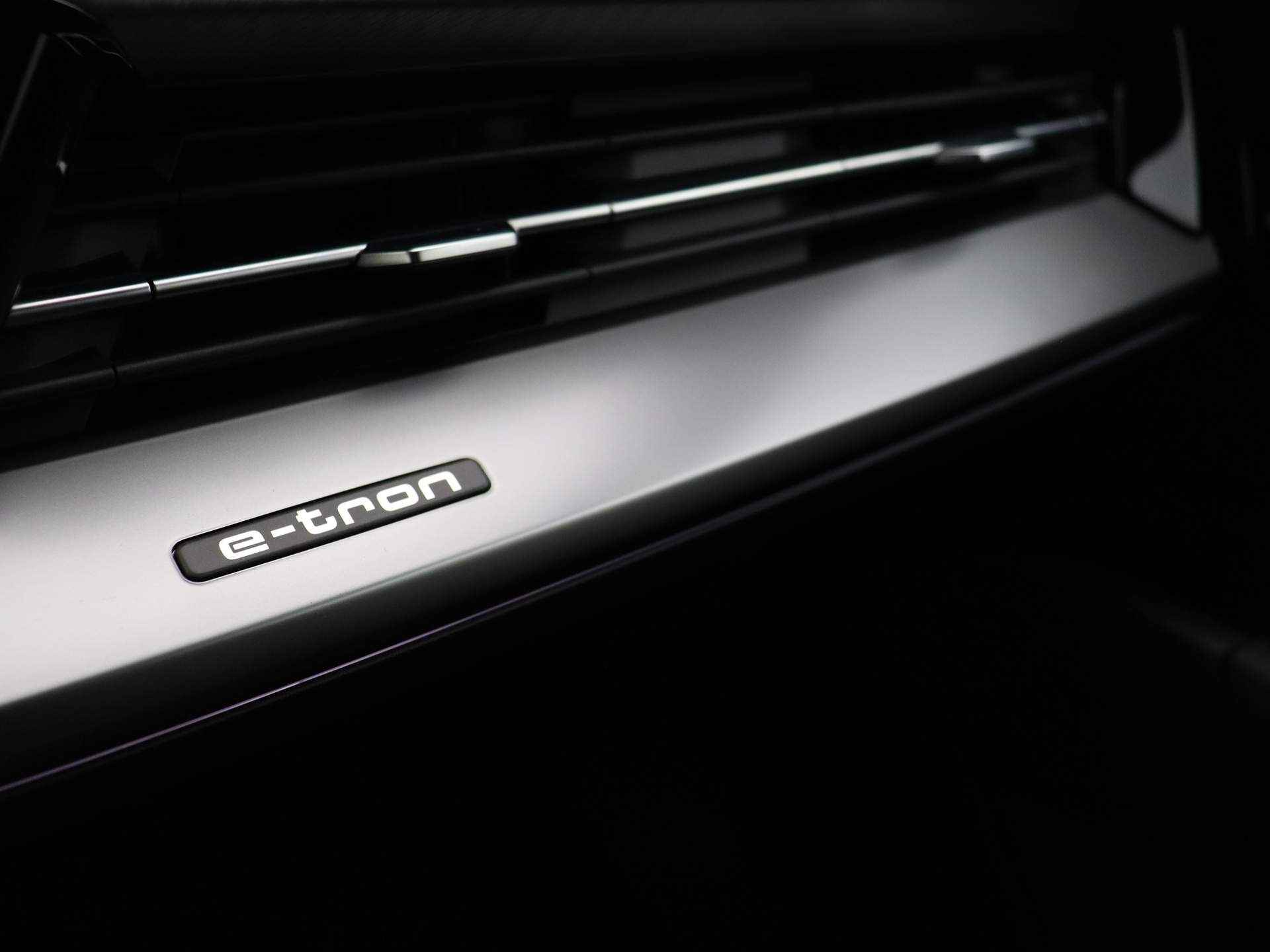 Audi Q4 e-tron Advanced Edition 40 77 kWh | Head-Up | 20-Inch | Stoelverwarming | Sportstoelen | Adaptief-onderstel | Side-Assist| - 34/42