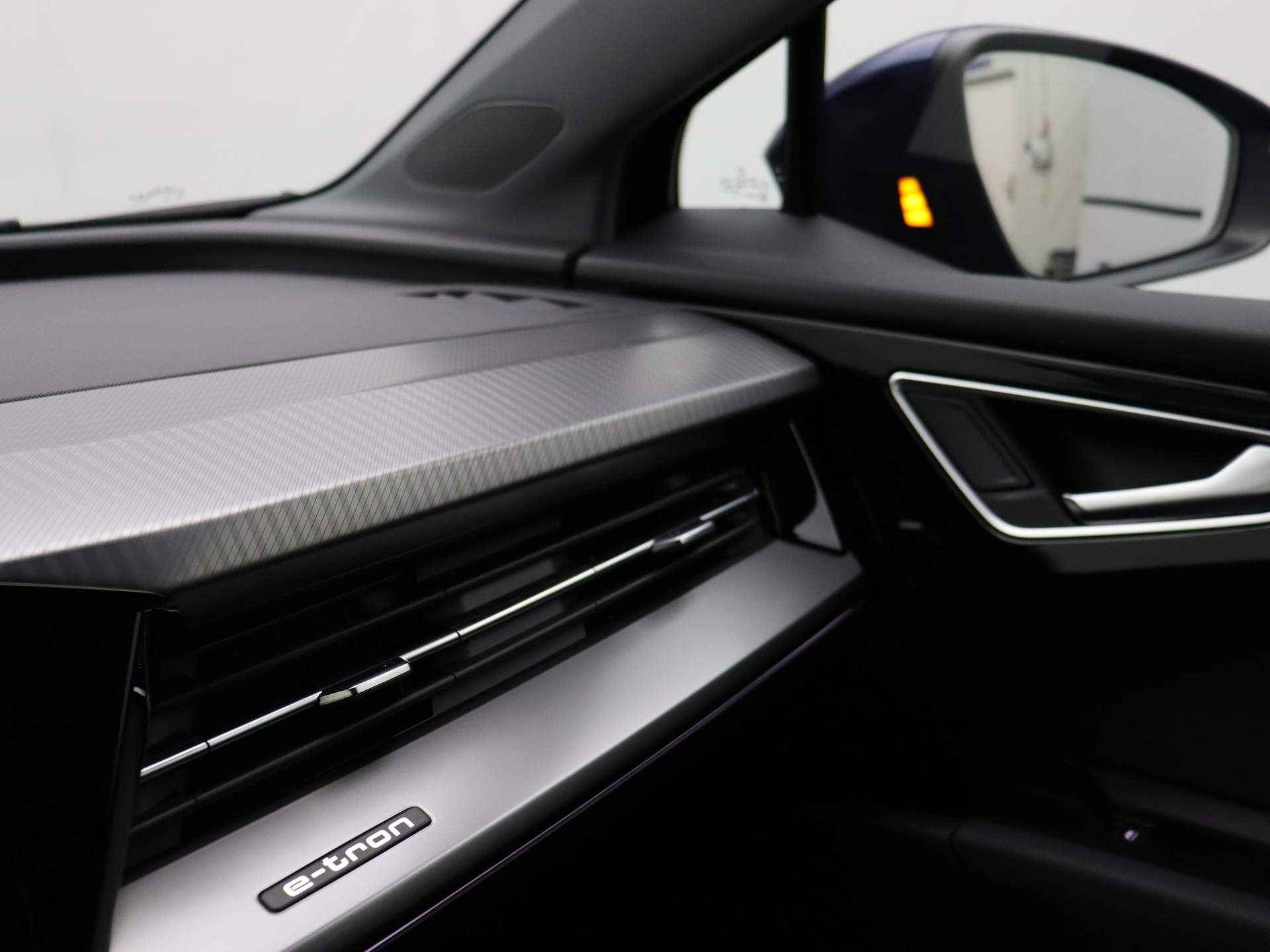 Audi Q4 e-tron Advanced Edition 40 77 kWh | Head-Up | 20-Inch | Stoelverwarming | Sportstoelen | Adaptief-onderstel | Side-Assist| - 35/42
