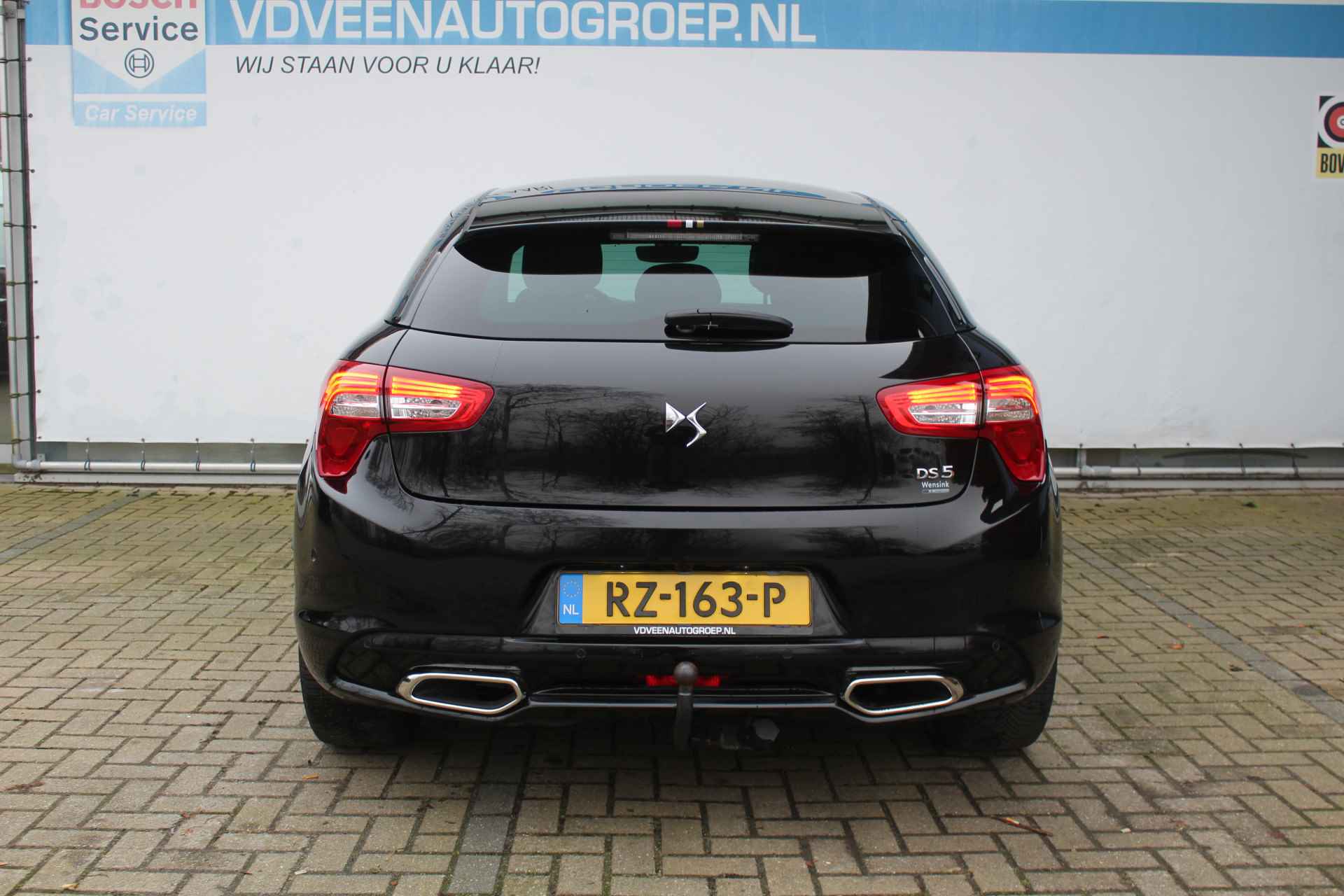 DS DS 5 1.6 THP 165pk Performance Line | Incl. 12 maanden Garantie | Panoramadak | Achteruitrijcamera | Parkeersenoren V+A | Trekhaak | Keyless entry | Elektrisch verstelbare stoelen | Half leder/alcantara bekleding | Cruise controle | Navigatie | Climate controle | Dodehoekdetectie | LED | oplampen | Origineel NL auto | NAP | - 9/66