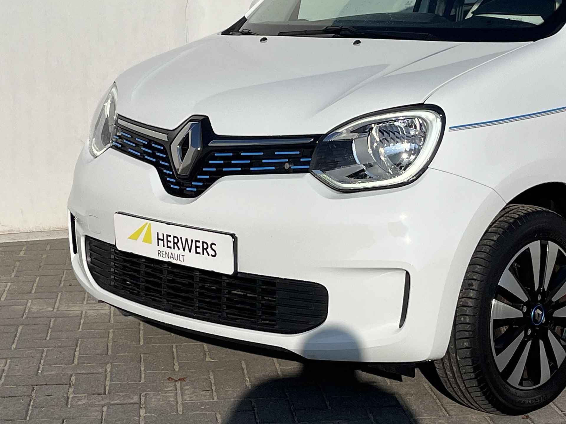 Renault Twingo Z.E. R80 Intens Automaat / €2.000,- Subsidie mogelijk / Climate control / Cruise control / Apple carplay & Android auto / Achteruitrijcamera / 15" Lichtmetalen velgen - 40/50